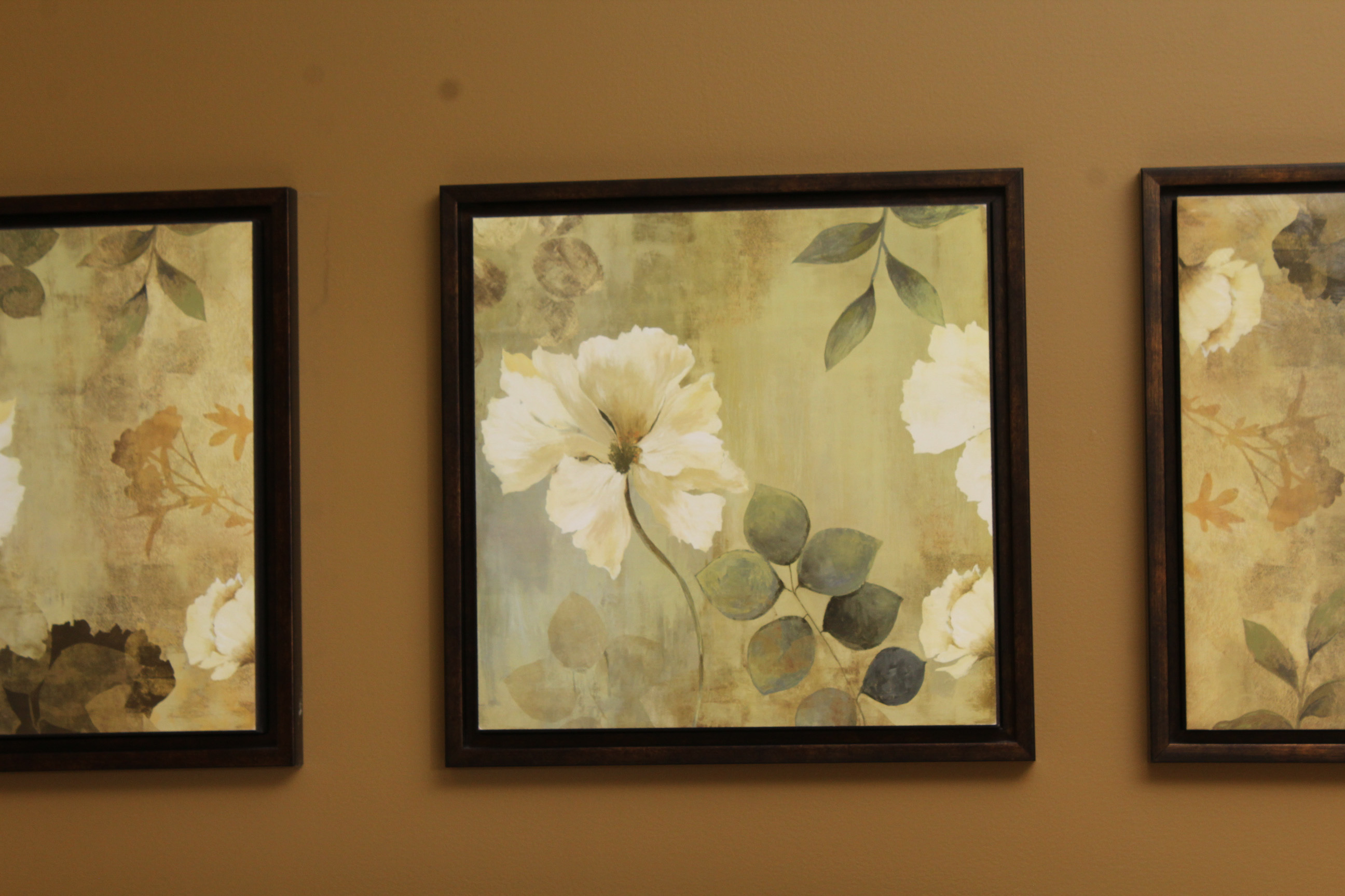 Floral and Foliate Themed Wall Art