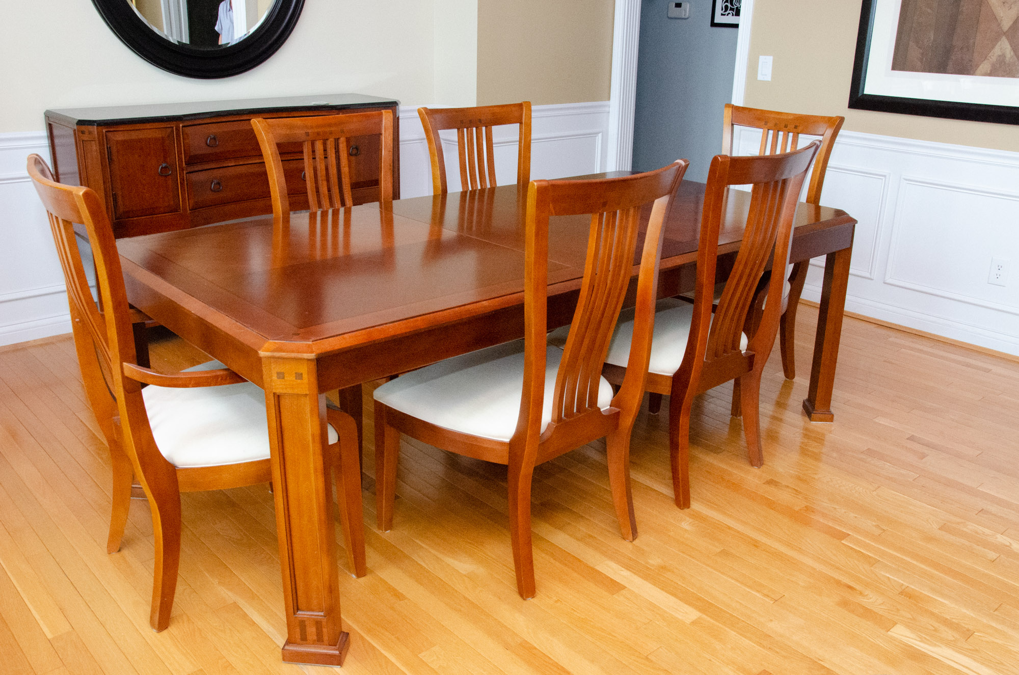 Contemporary Thomasville Cherry Mission Style Dining Table with Chairs