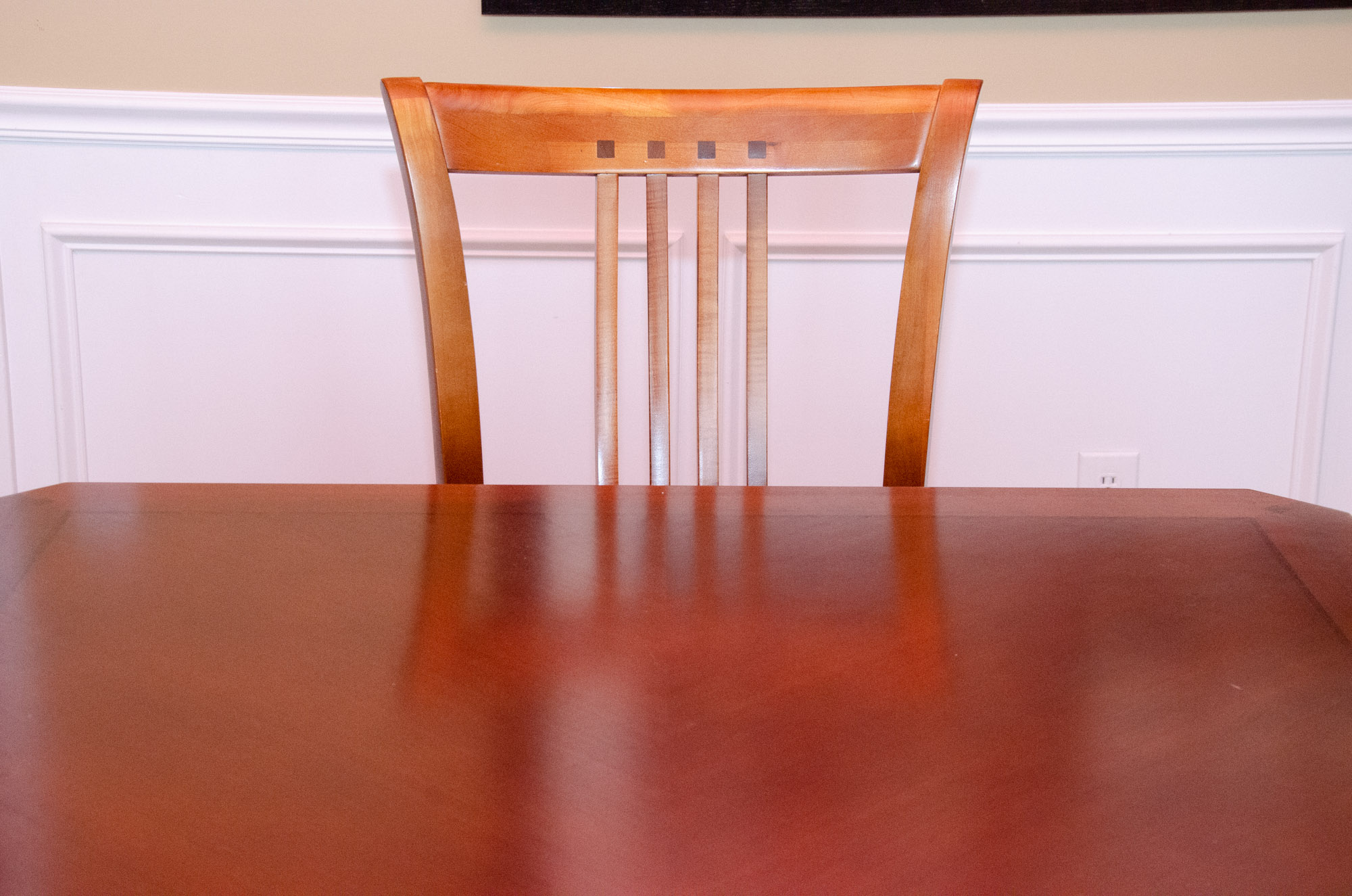 Contemporary Thomasville Cherry Mission Style Dining Table with Chairs