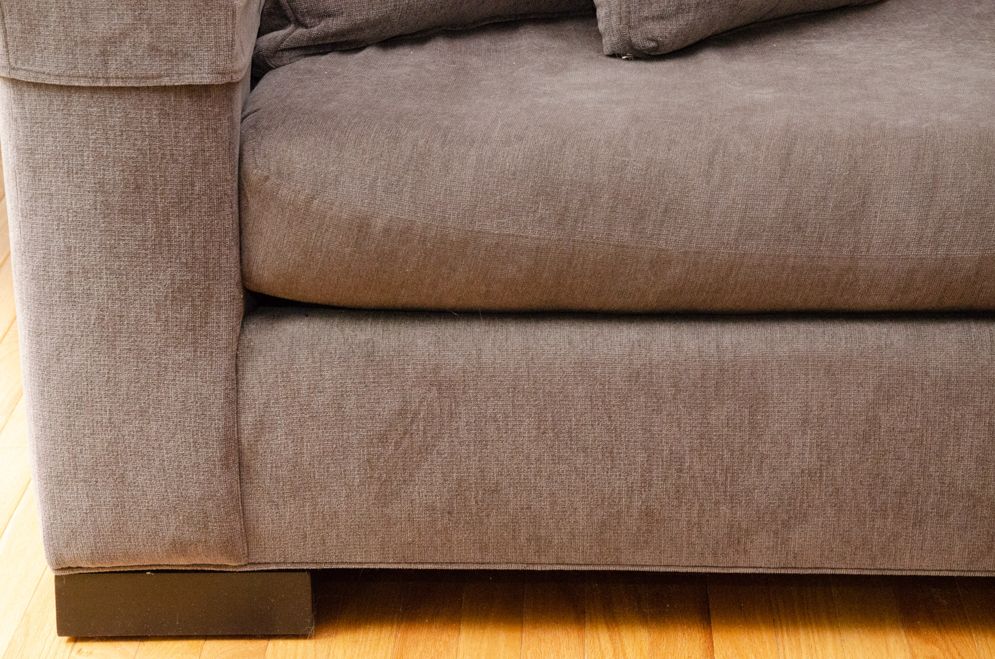 Modern Chenille Upholstered Sofa with Decorative Pillows