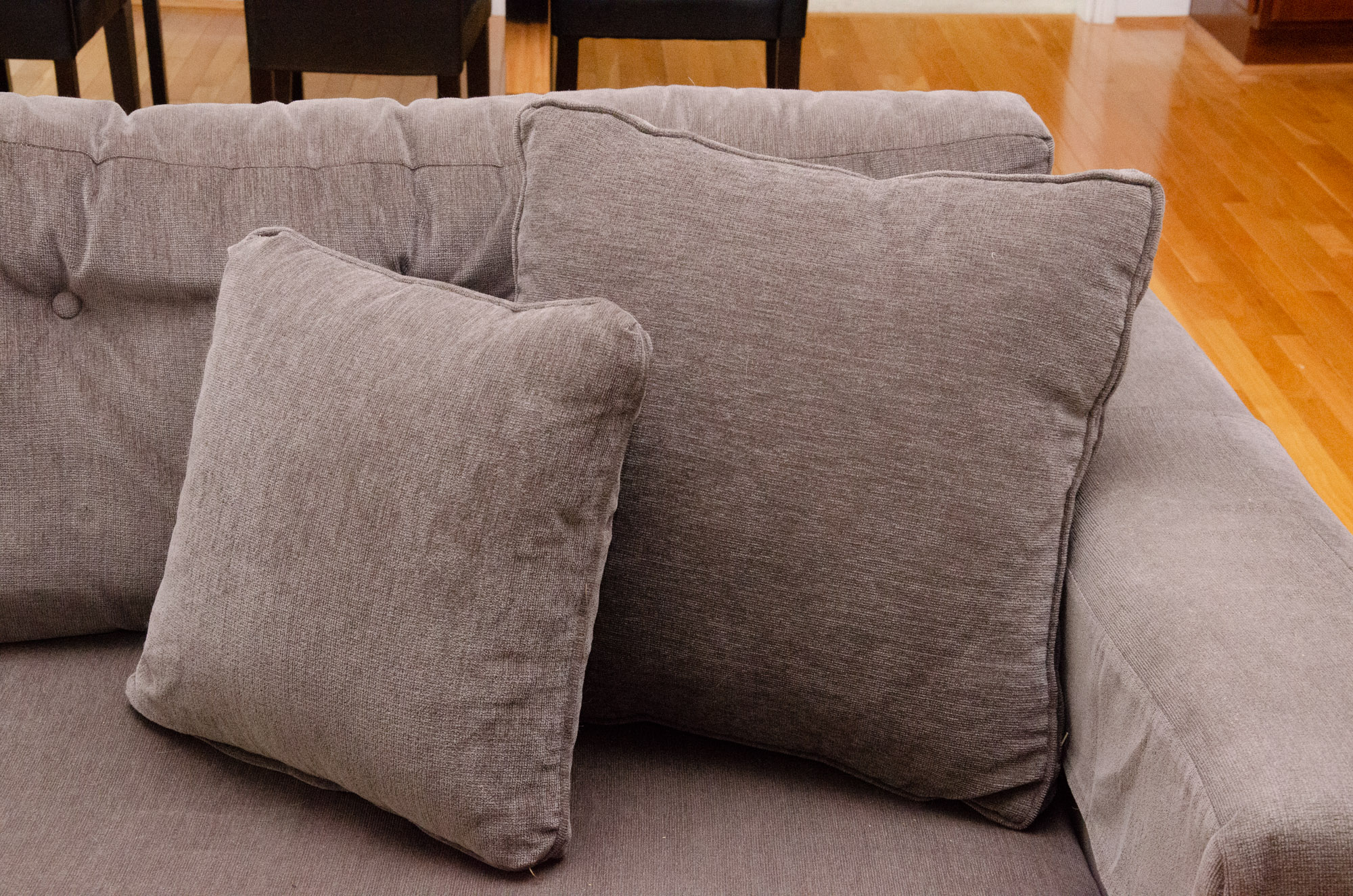 Modern Chenille Upholstered Sofa with Decorative Pillows