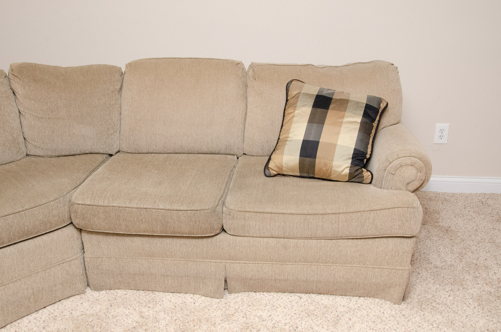 Contemporary Thomasville Upholstered Tweed Sectional Sofa