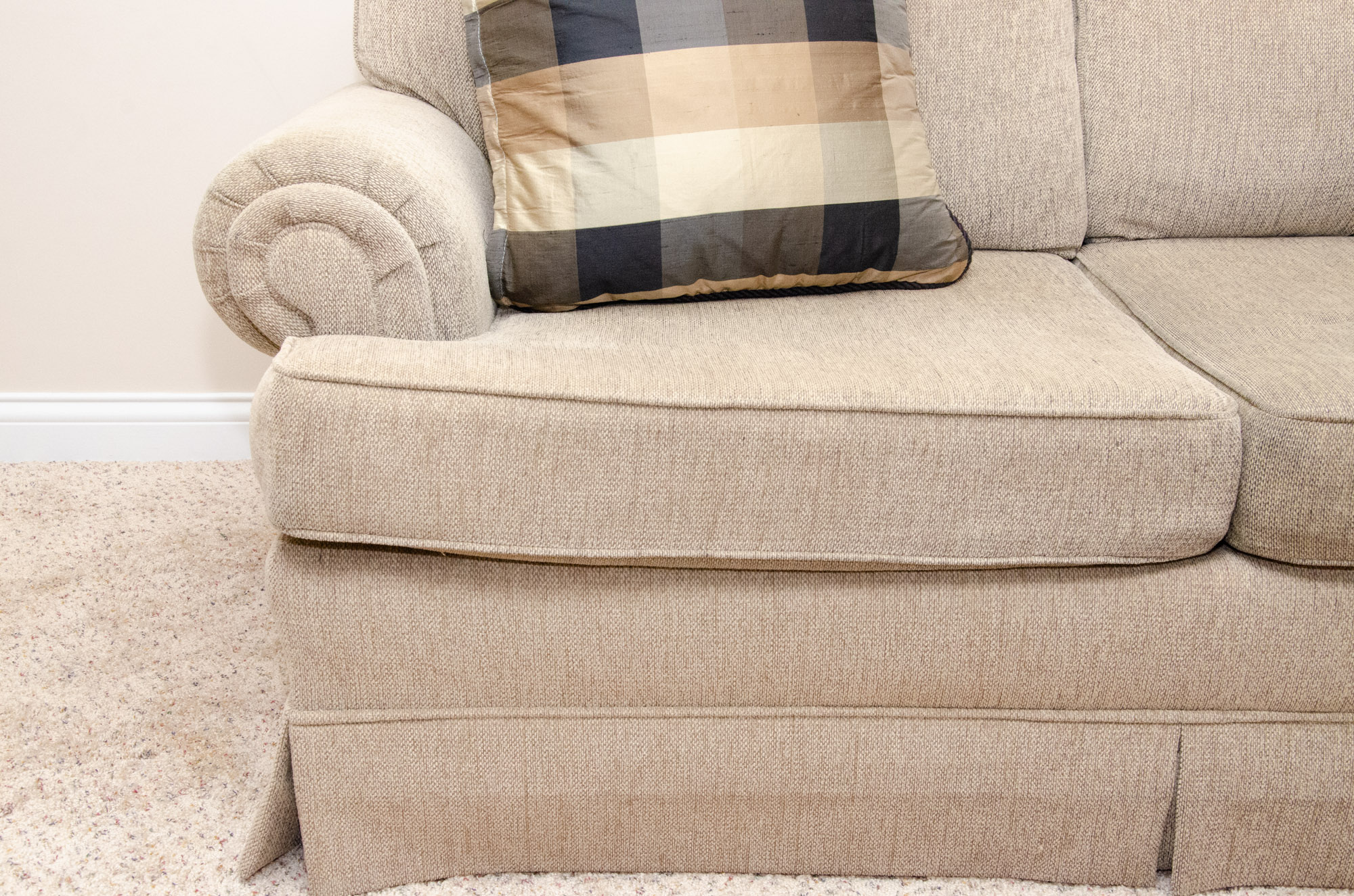 Contemporary Thomasville Upholstered Tweed Sectional Sofa