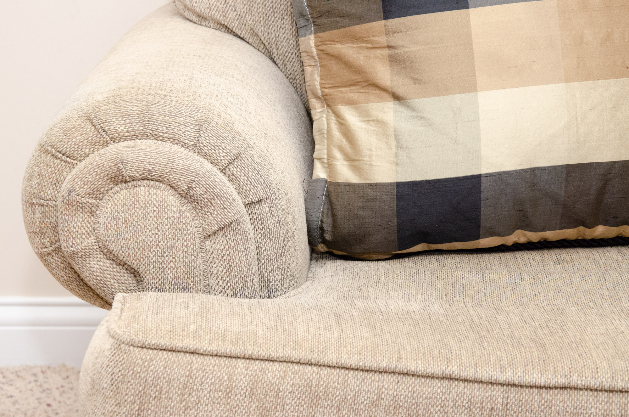 Contemporary Thomasville Upholstered Tweed Sectional Sofa