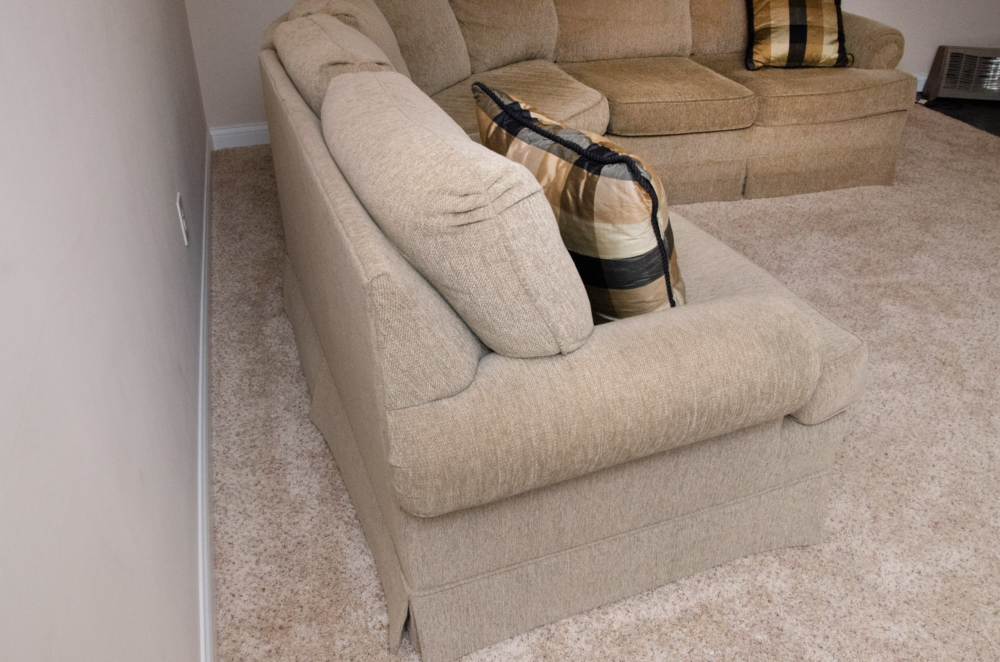 Contemporary Thomasville Upholstered Tweed Sectional Sofa