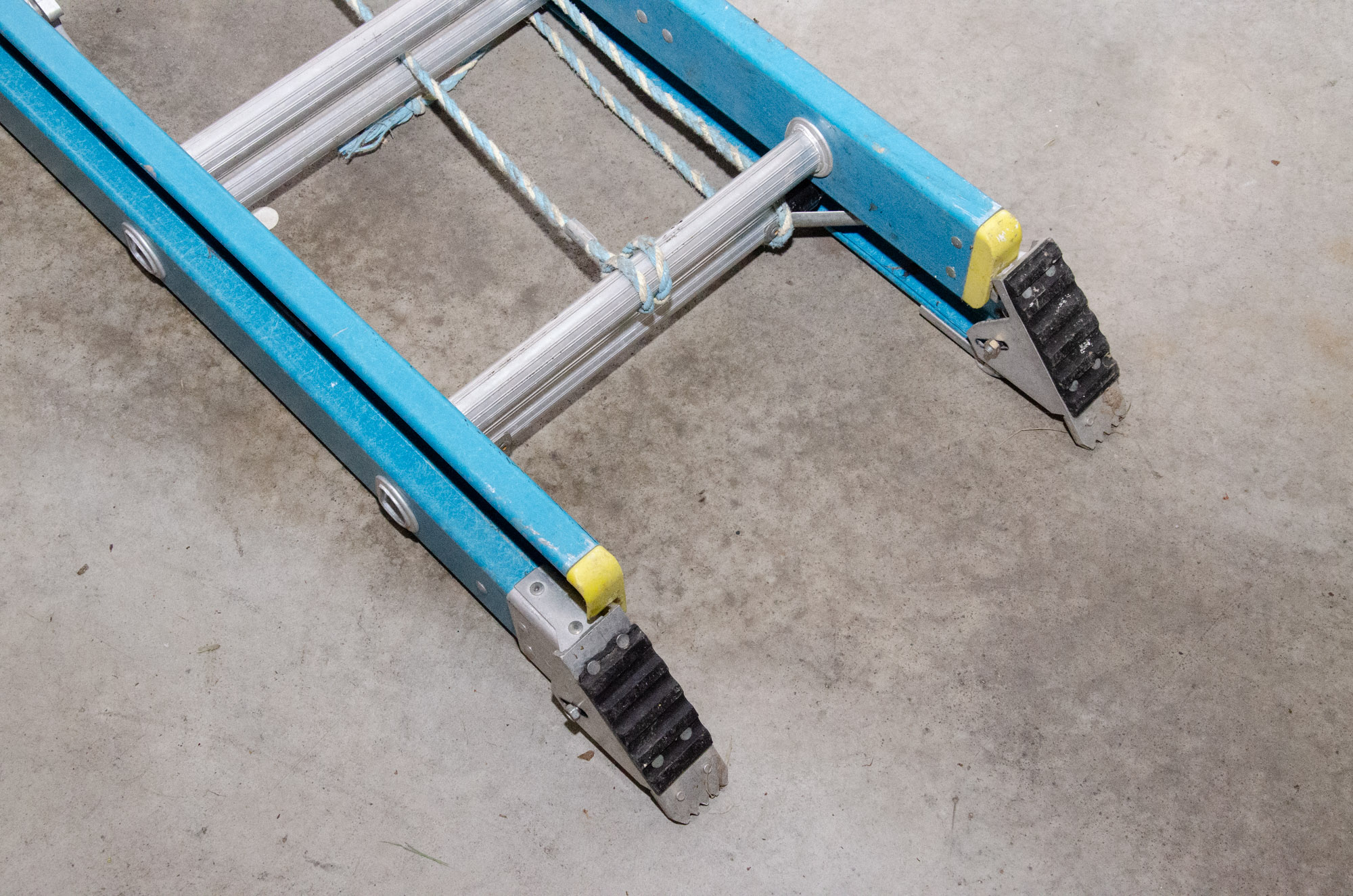 Werner 28' Aluminium Extension Ladder
