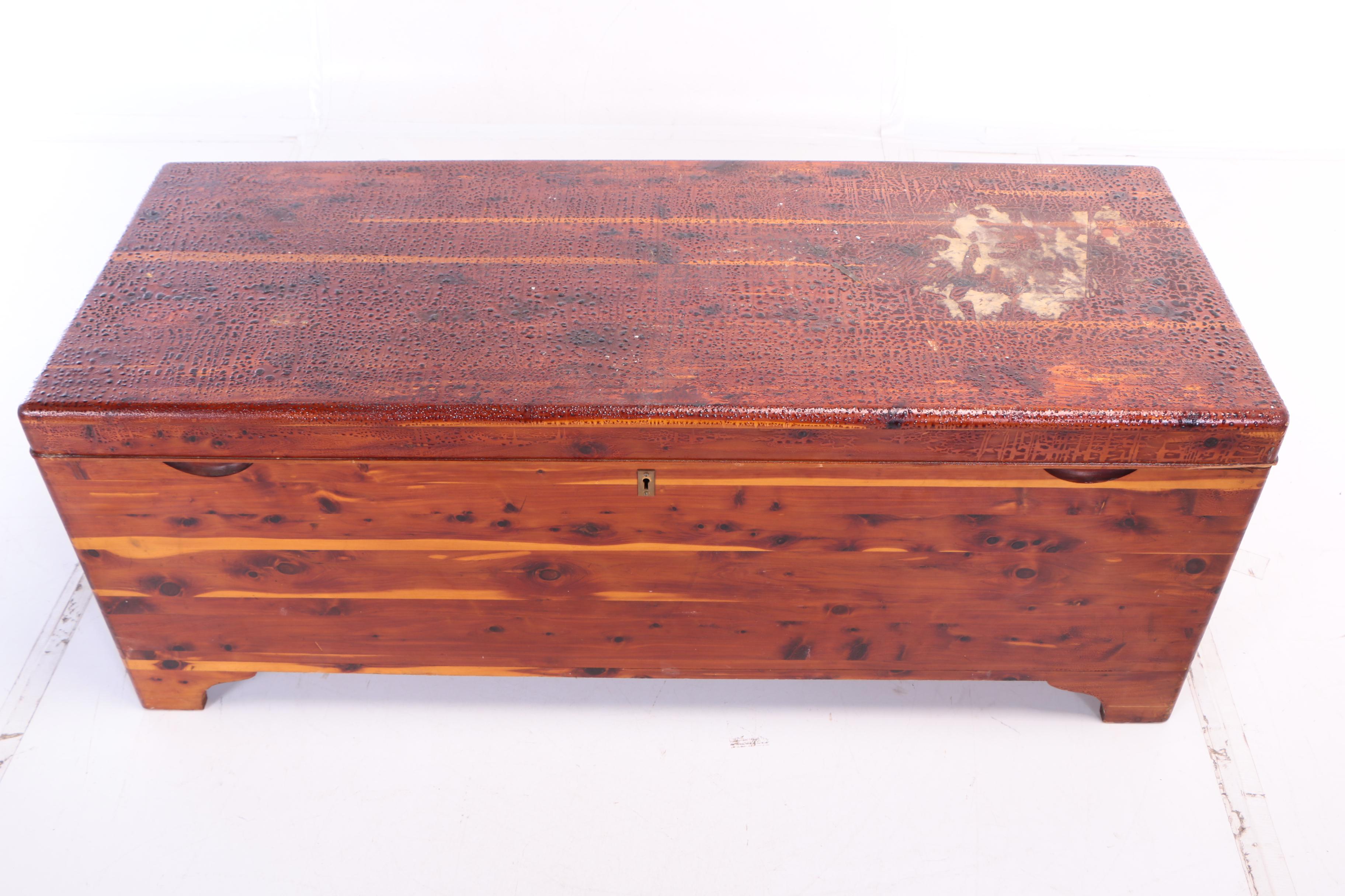 Federal Equipment Co., Red Cedar Chest, 20th Century