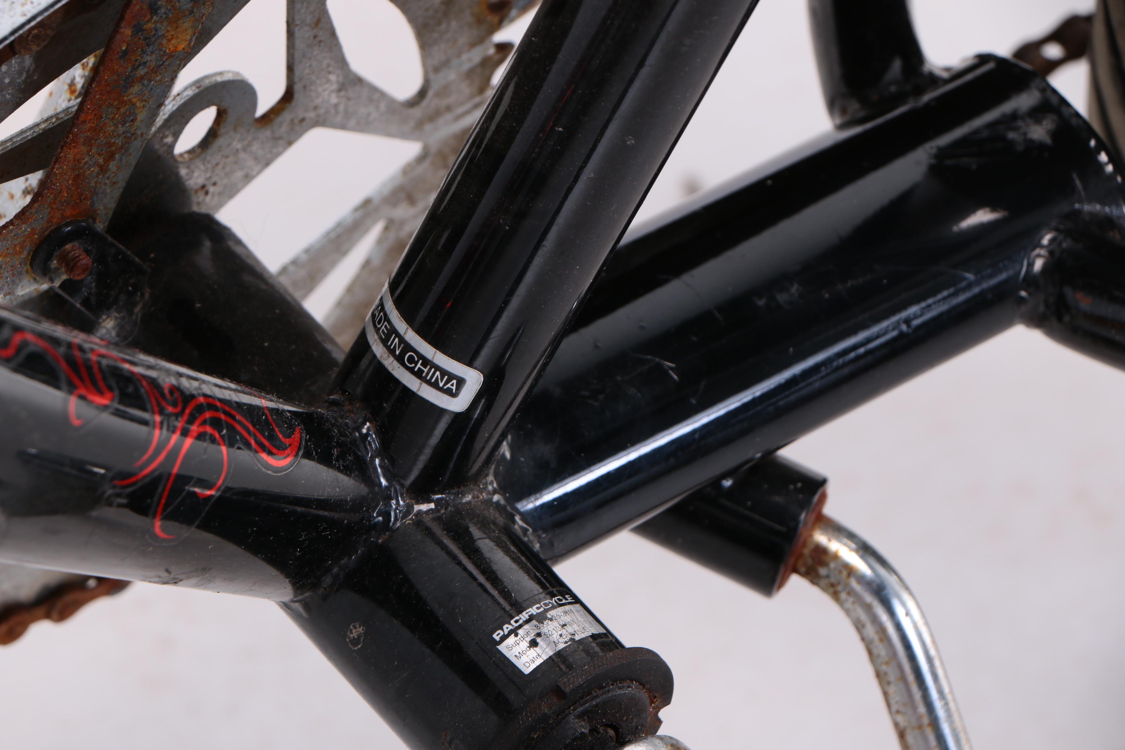 2005-2006 Black Schwinn Manta-Ray Bicycle