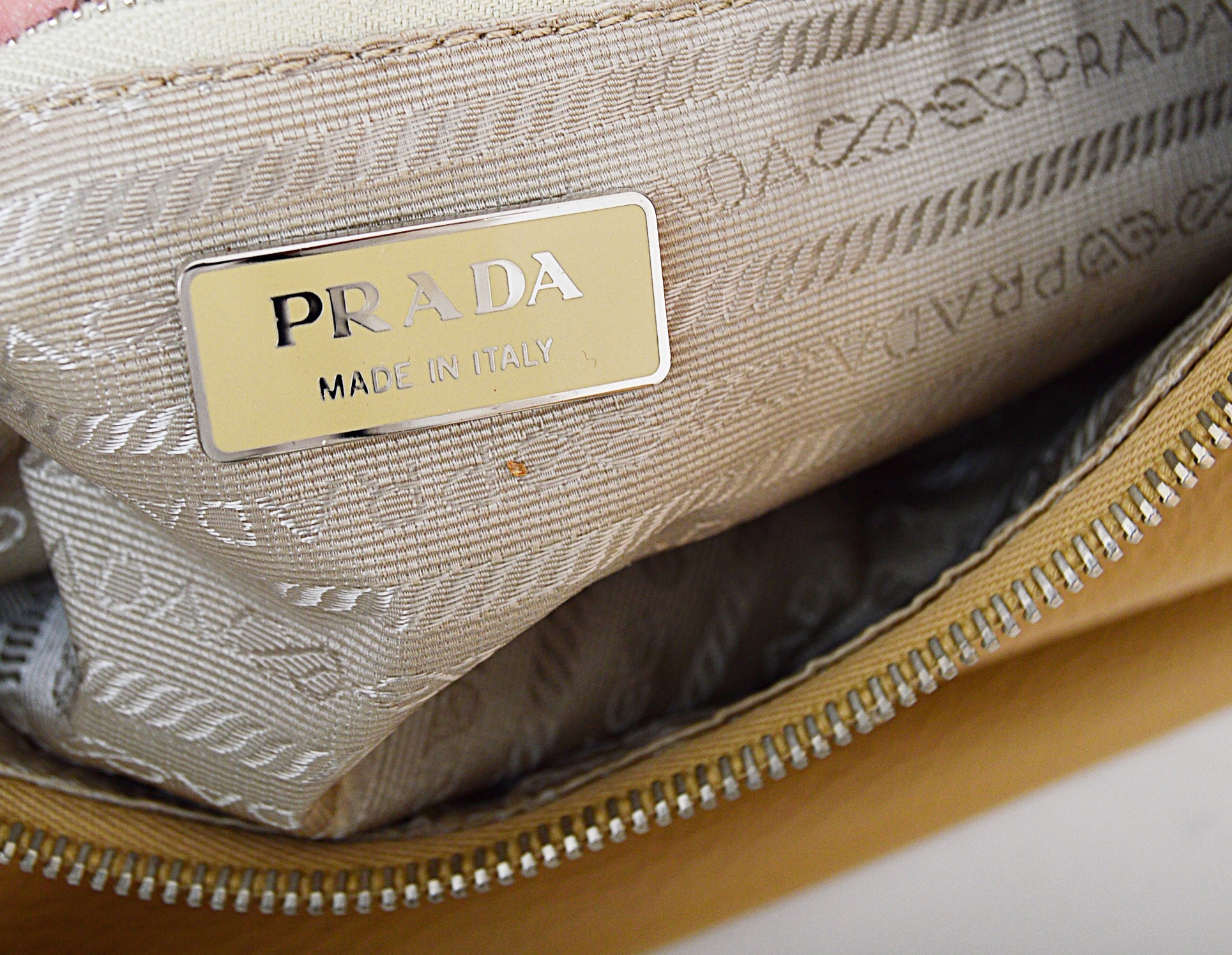 Prada Sabbia Semitracolla Daino Leather Handbag
