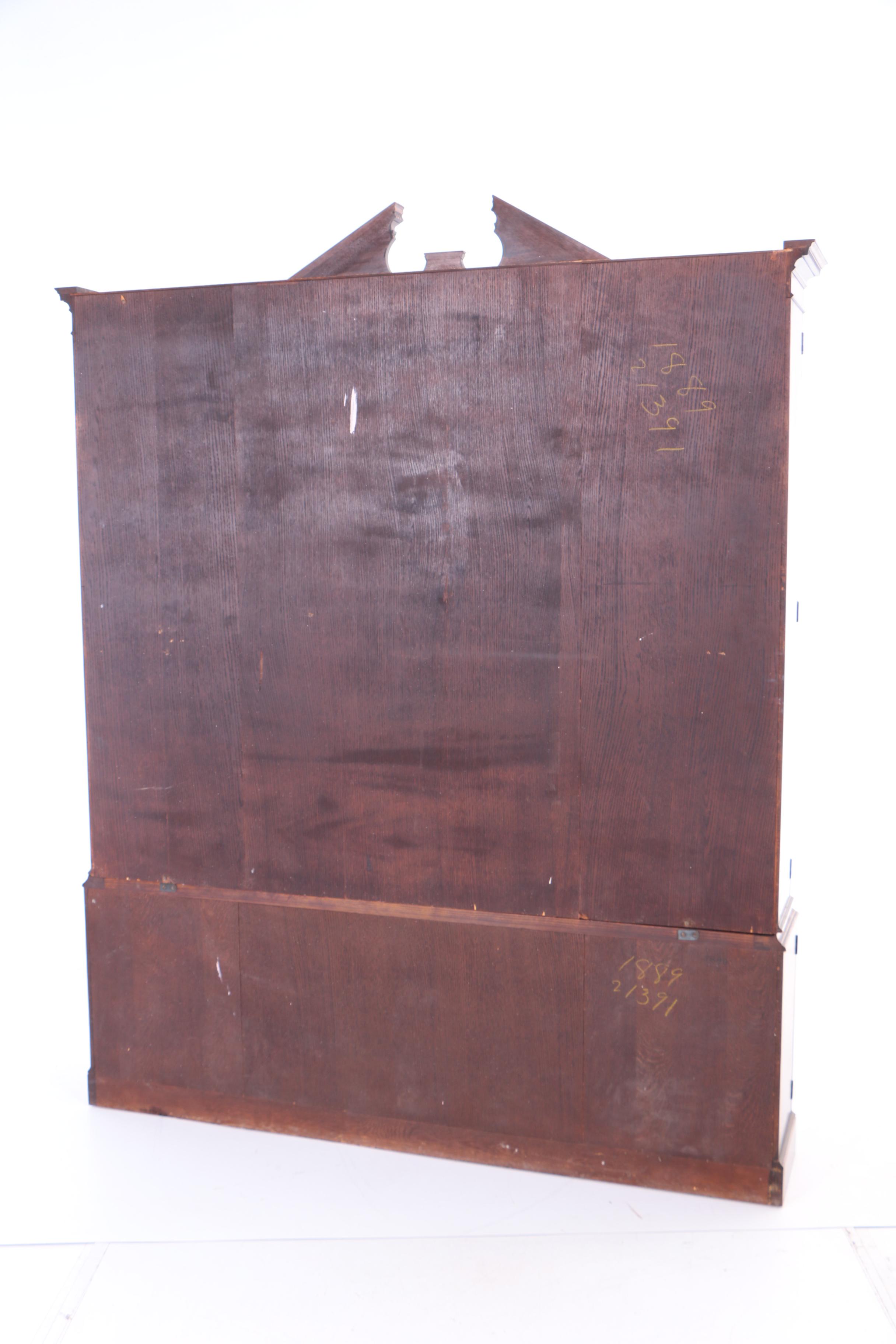 Baker Furniture, Federal Style Mahogany Breakfront China Cabinet, 20th Century