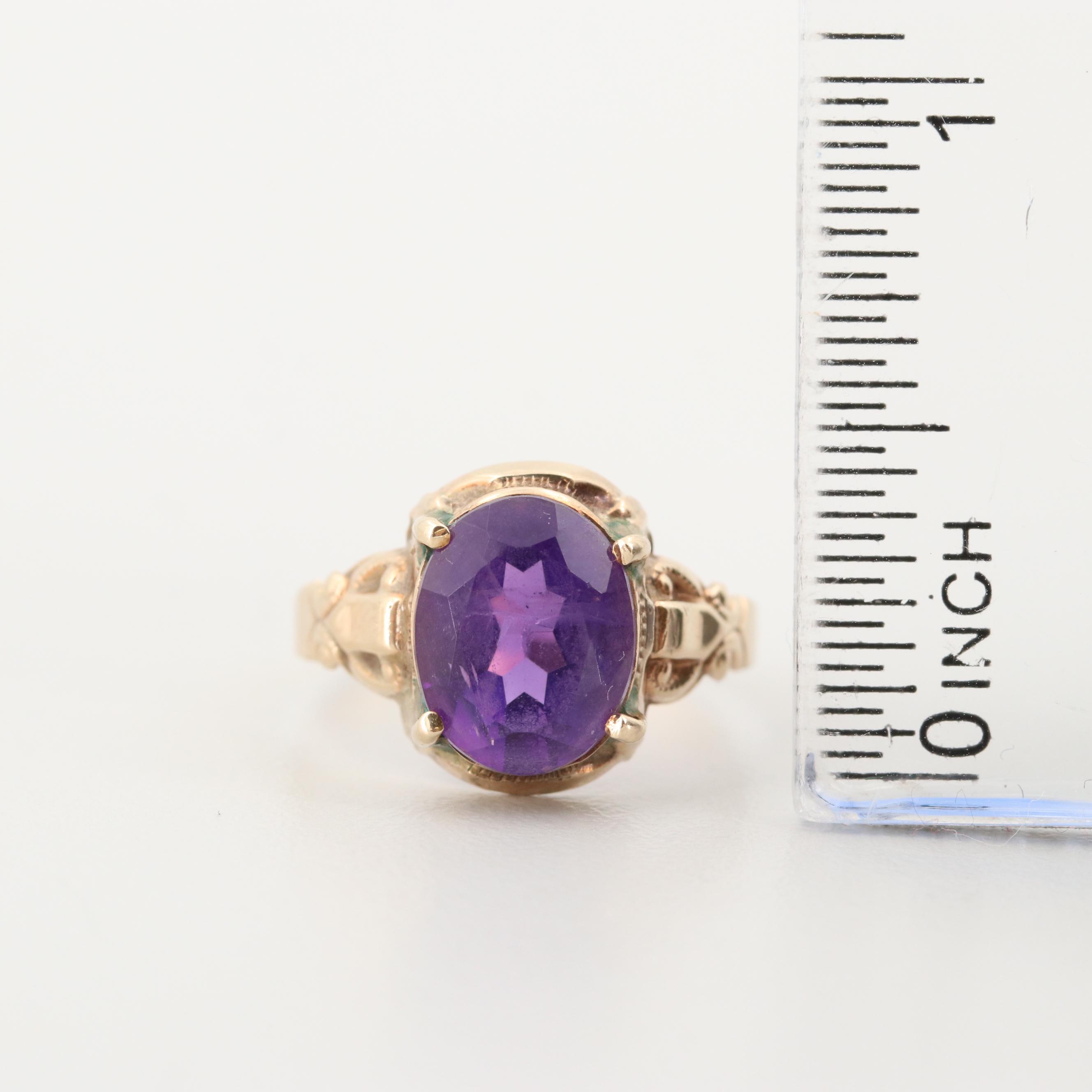 Vintage 10K Yellow Gold Amethyst Ring
