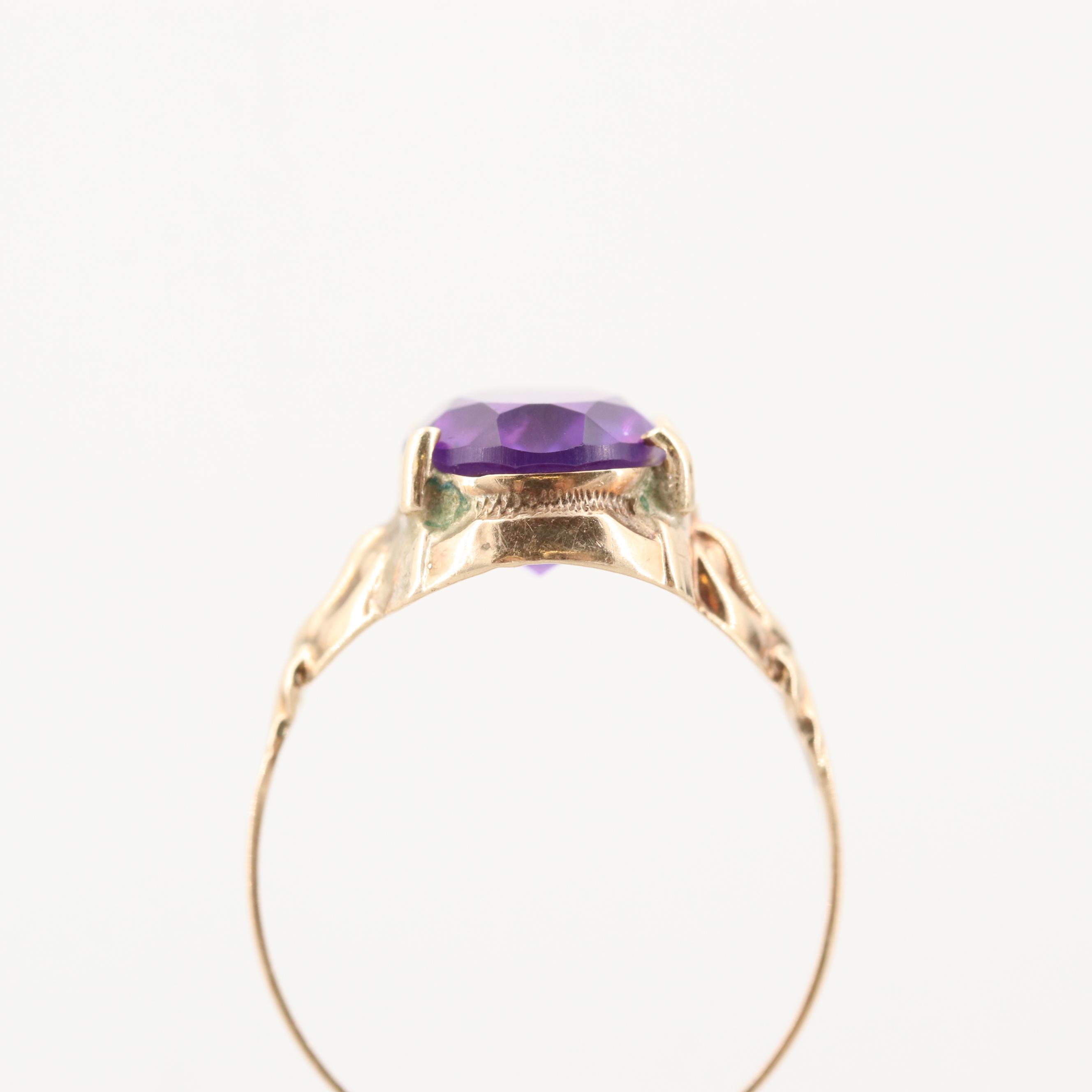 Vintage 10K Yellow Gold Amethyst Ring