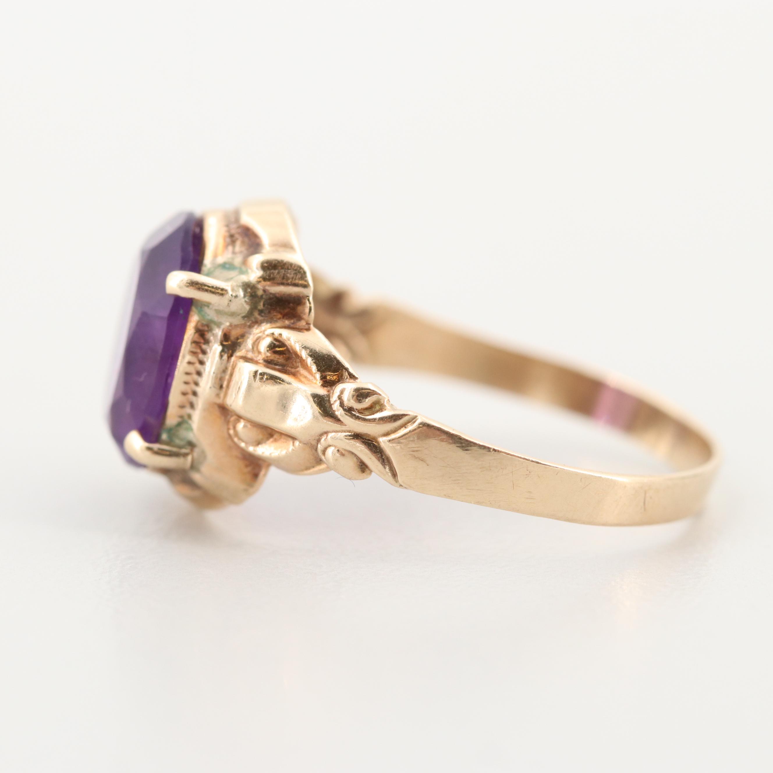 Vintage 10K Yellow Gold Amethyst Ring