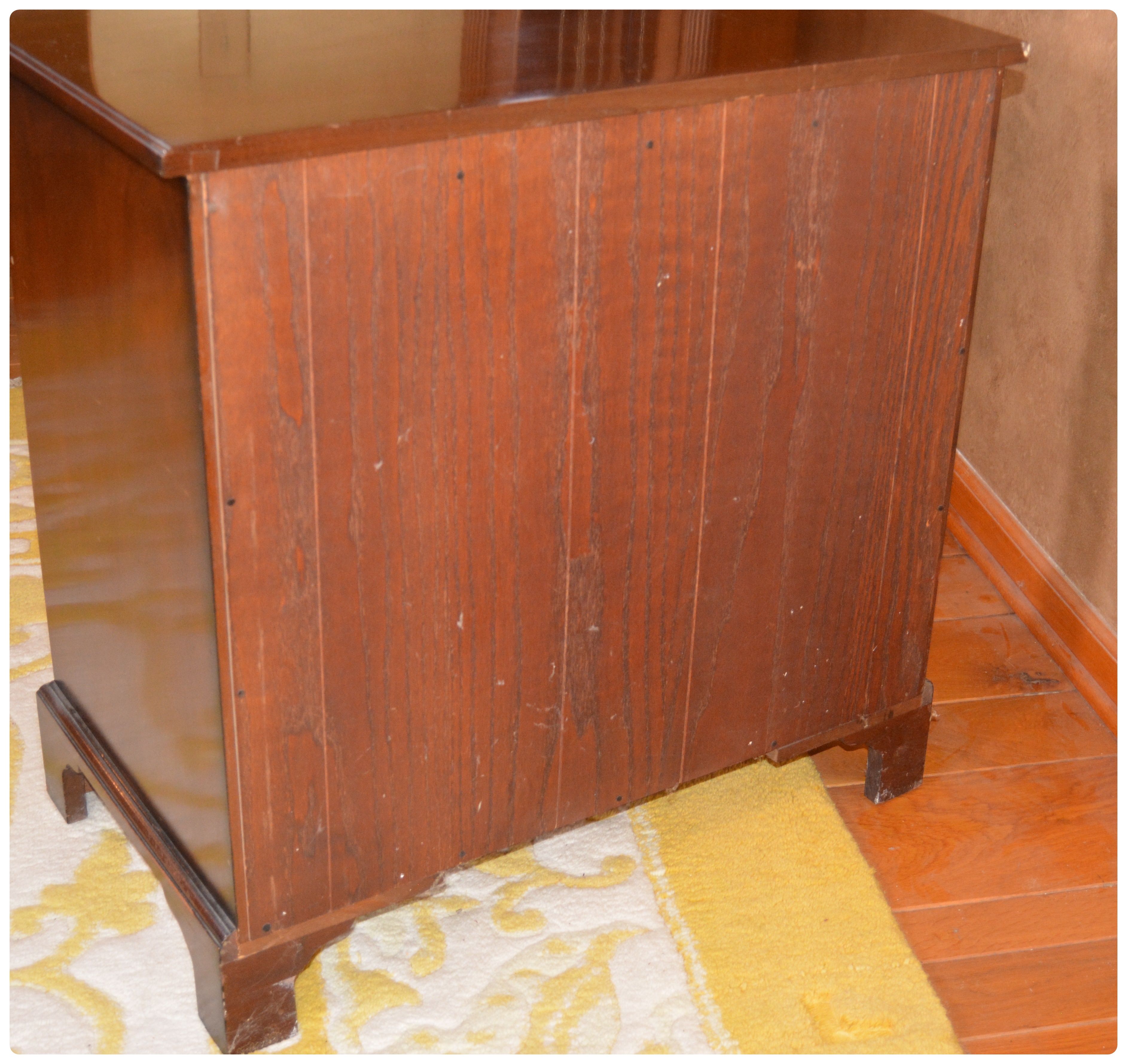 Colonial Williamsburg Restoration Mahogany Chest of Drawers, 20th Century