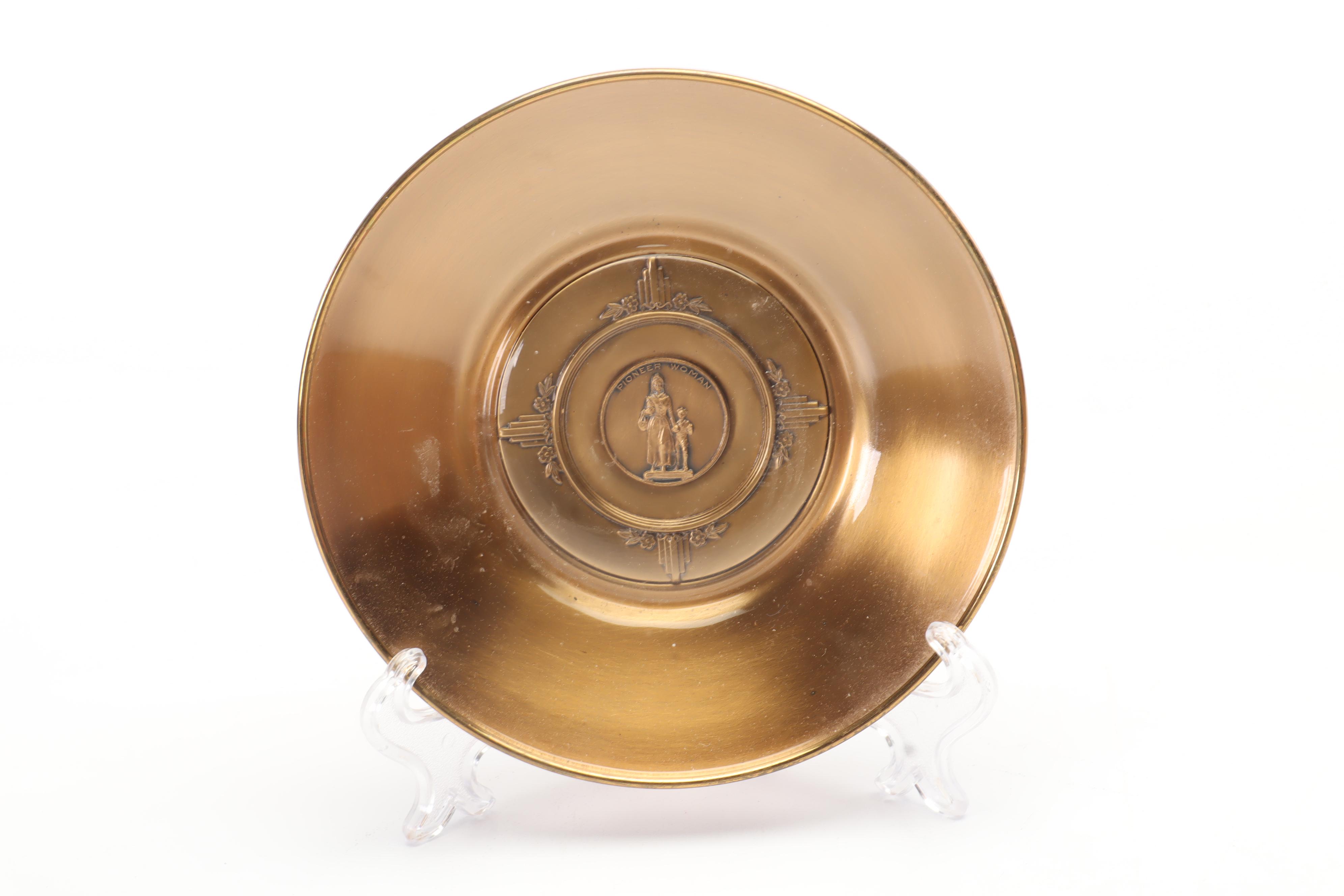 World Traveler Vanity Items and Collectibles with Crystal Staiger Clock