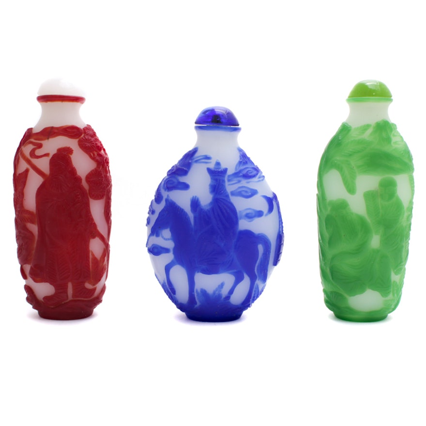 Chinese Peking Cameo Glass Snuff Bottles