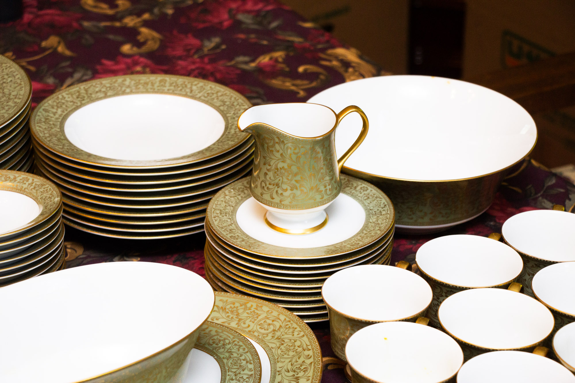 Sango Cina "Versailles" Porcelain Dinnerware