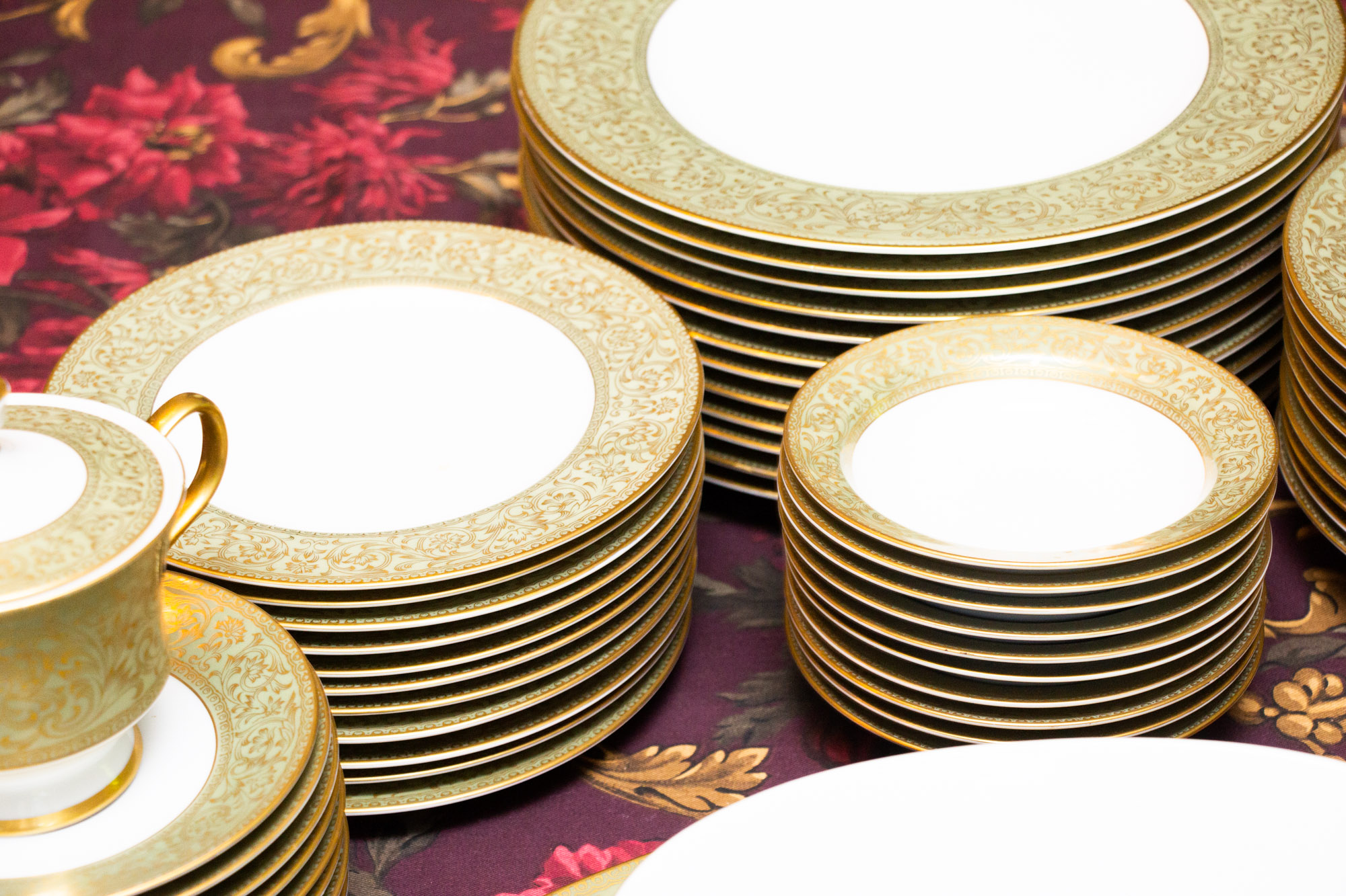 Sango Cina "Versailles" Porcelain Dinnerware