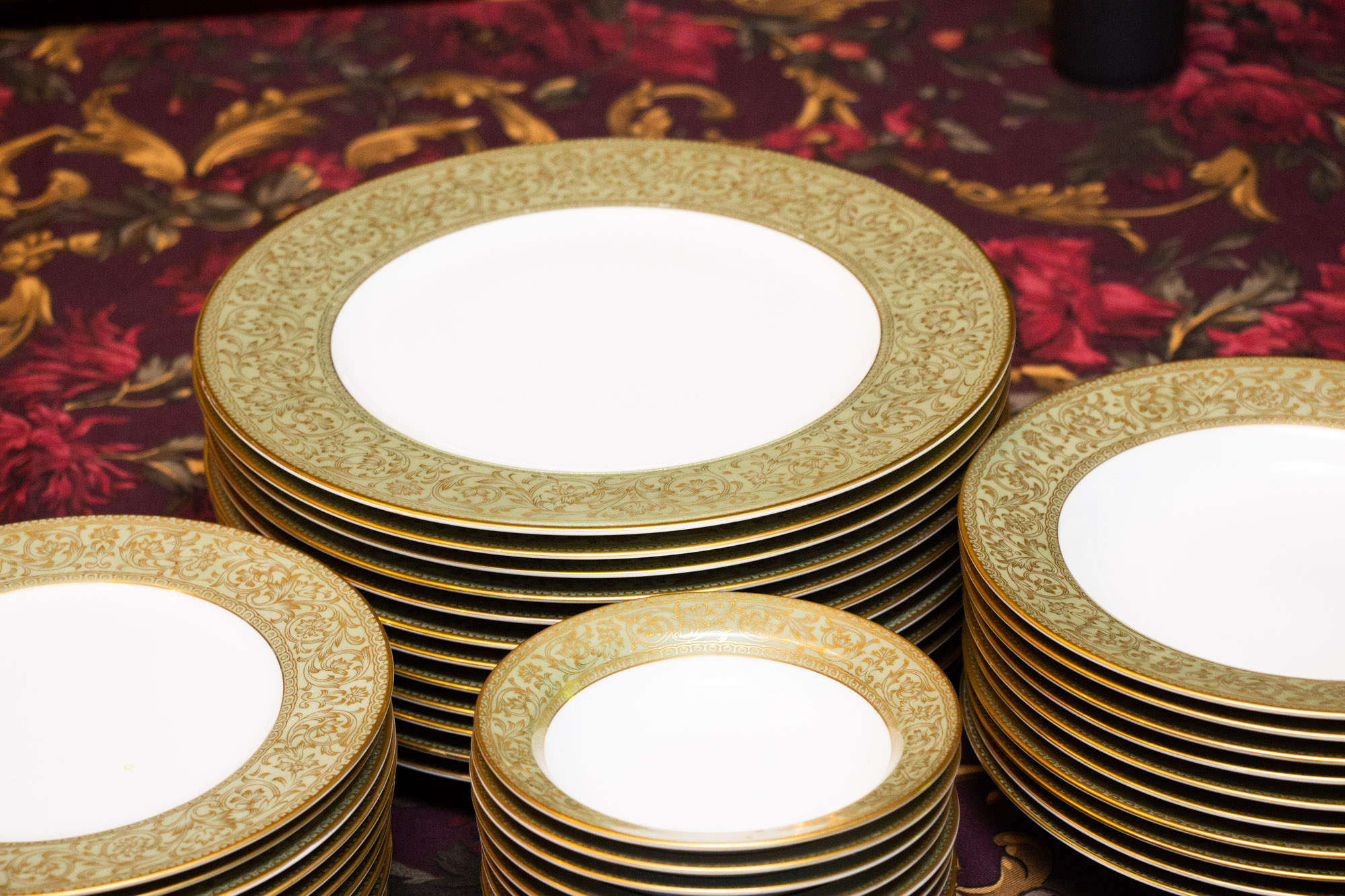 Sango Cina "Versailles" Porcelain Dinnerware