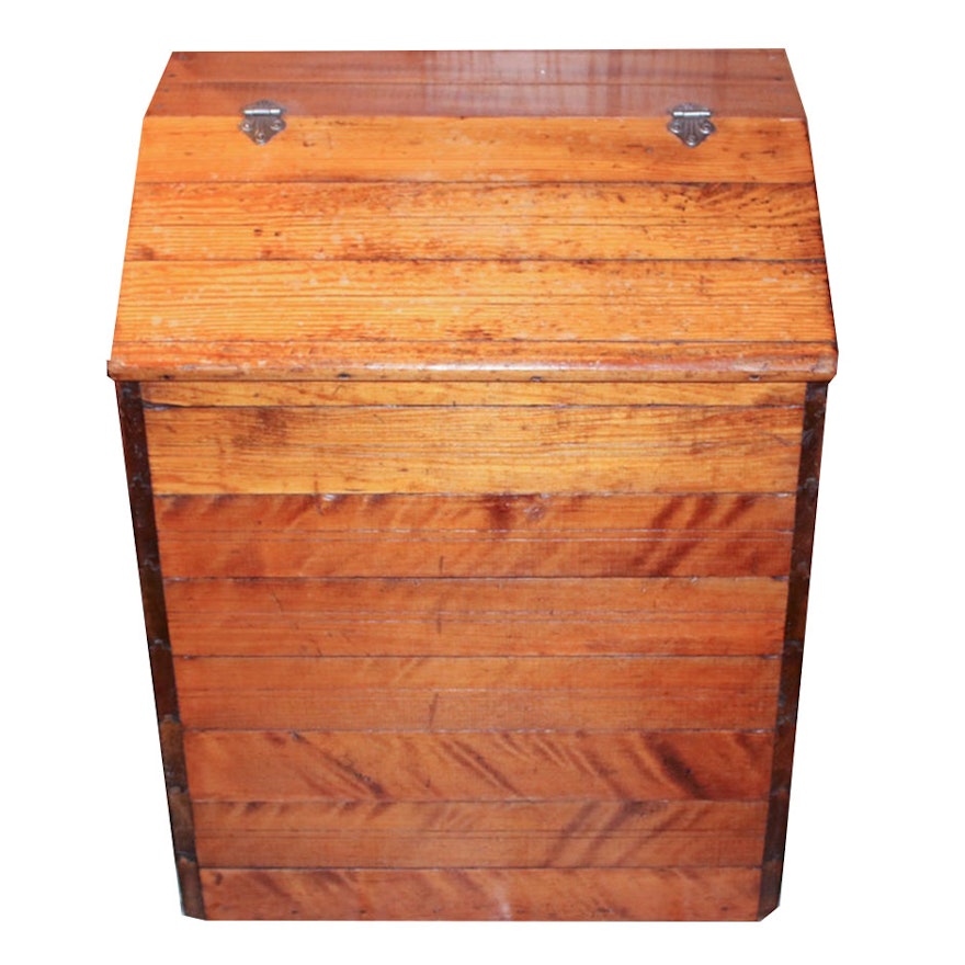 Hinge-Top Wooden Hamper