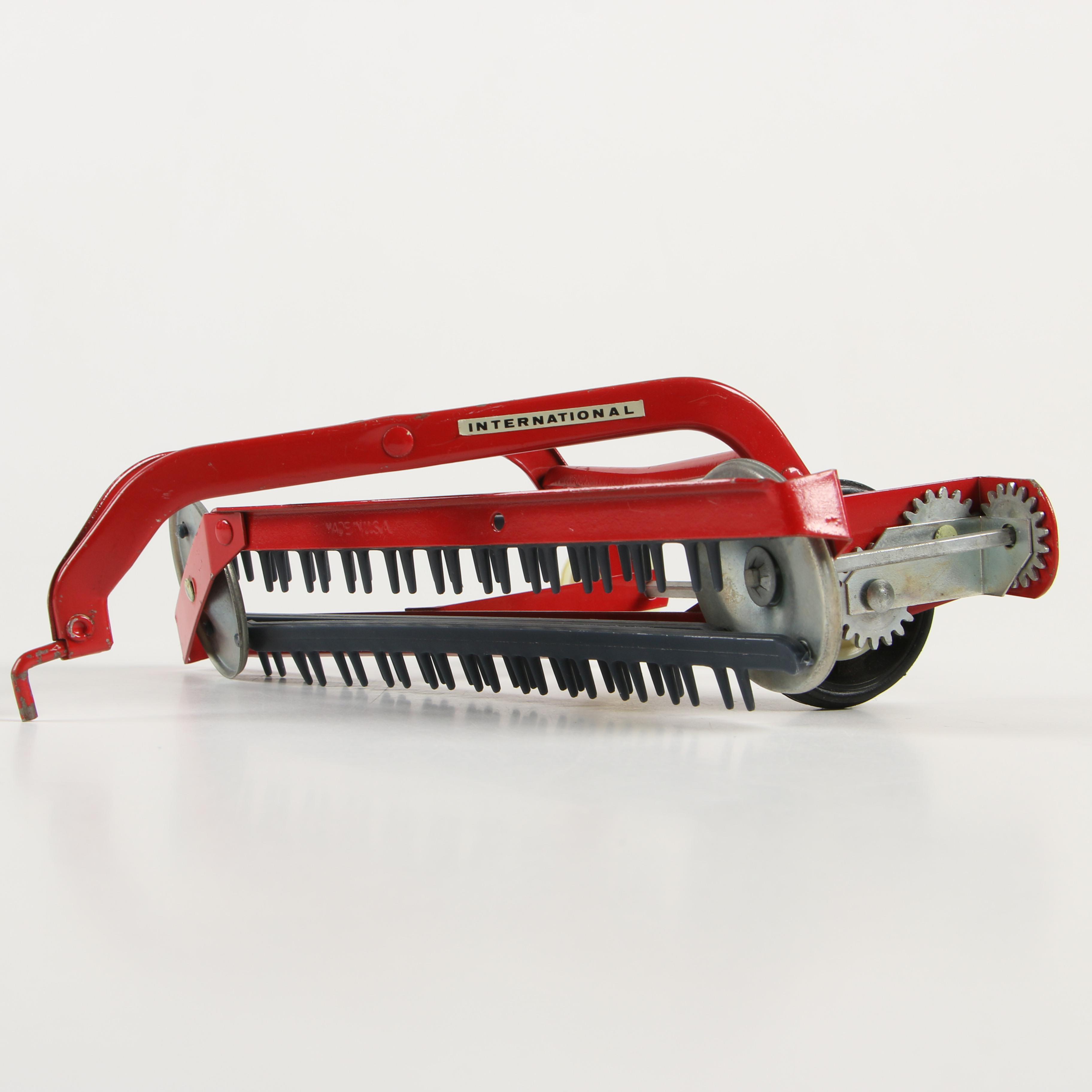 ERTL Co. Die-Cast Metal International Harvester Toy Tractors and Farm Implements