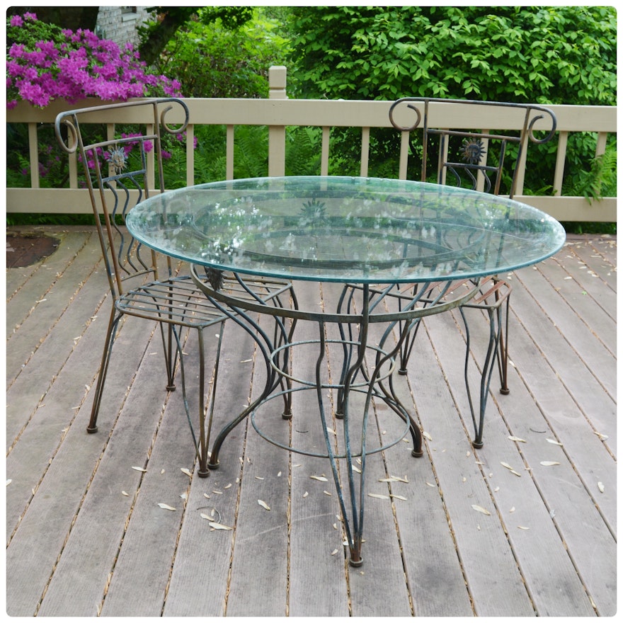 Outdoor Patio Glass Top Round Table and Metal Chairs, Contemporary