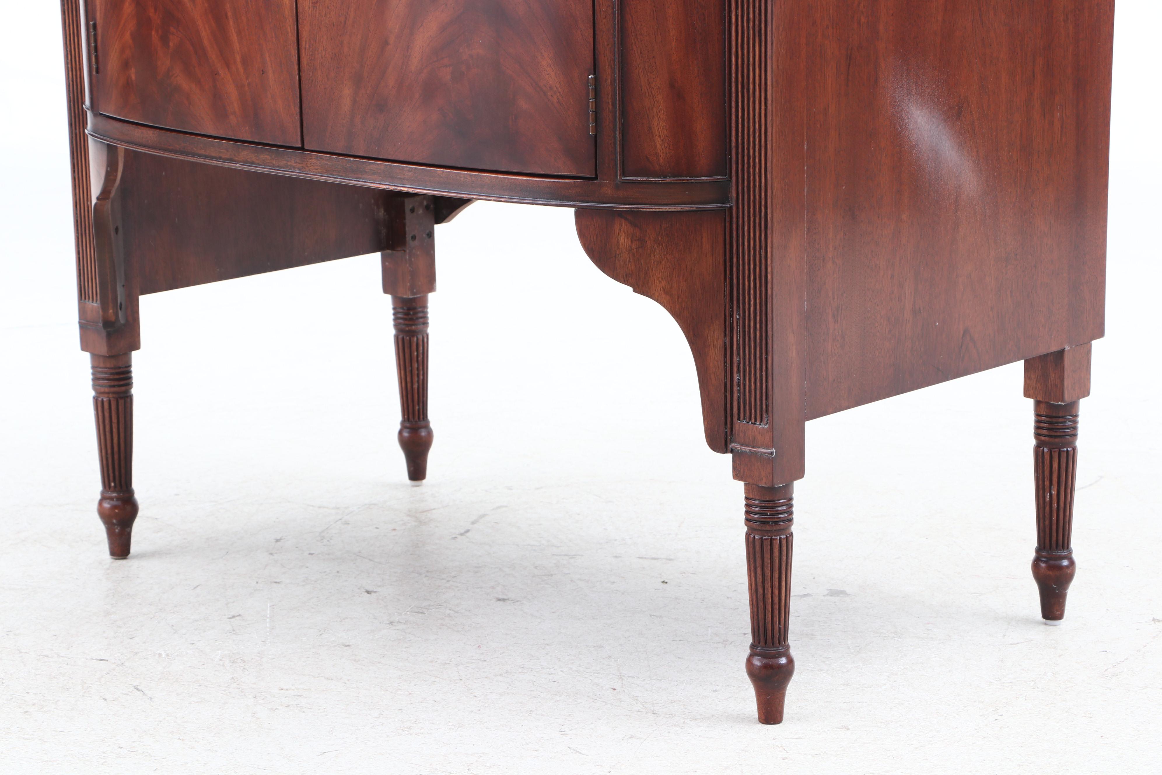 Henredon Federal Style Mahogany Silver Server, Mid to Late 20th Century