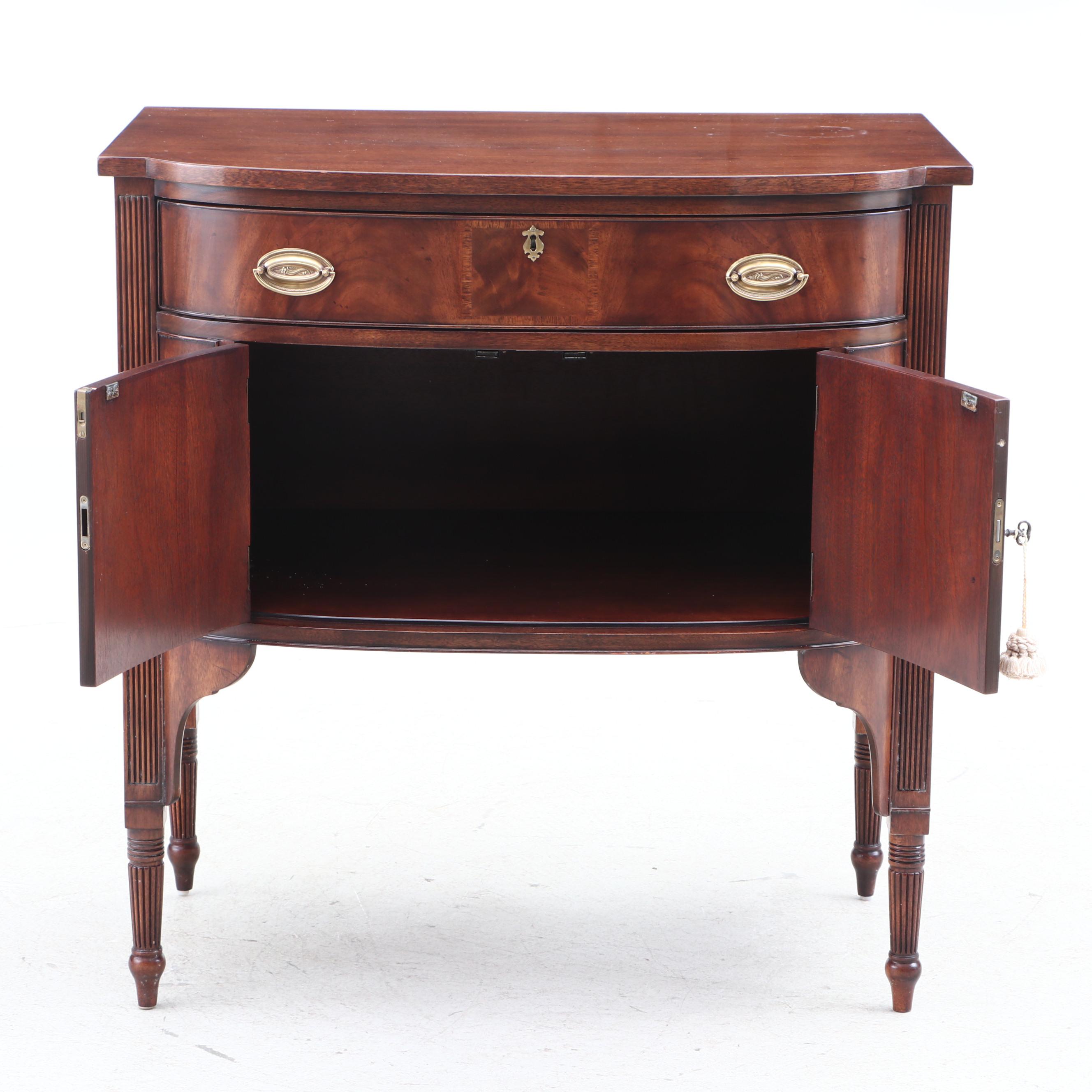 Henredon Federal Style Mahogany Silver Server, Mid to Late 20th Century