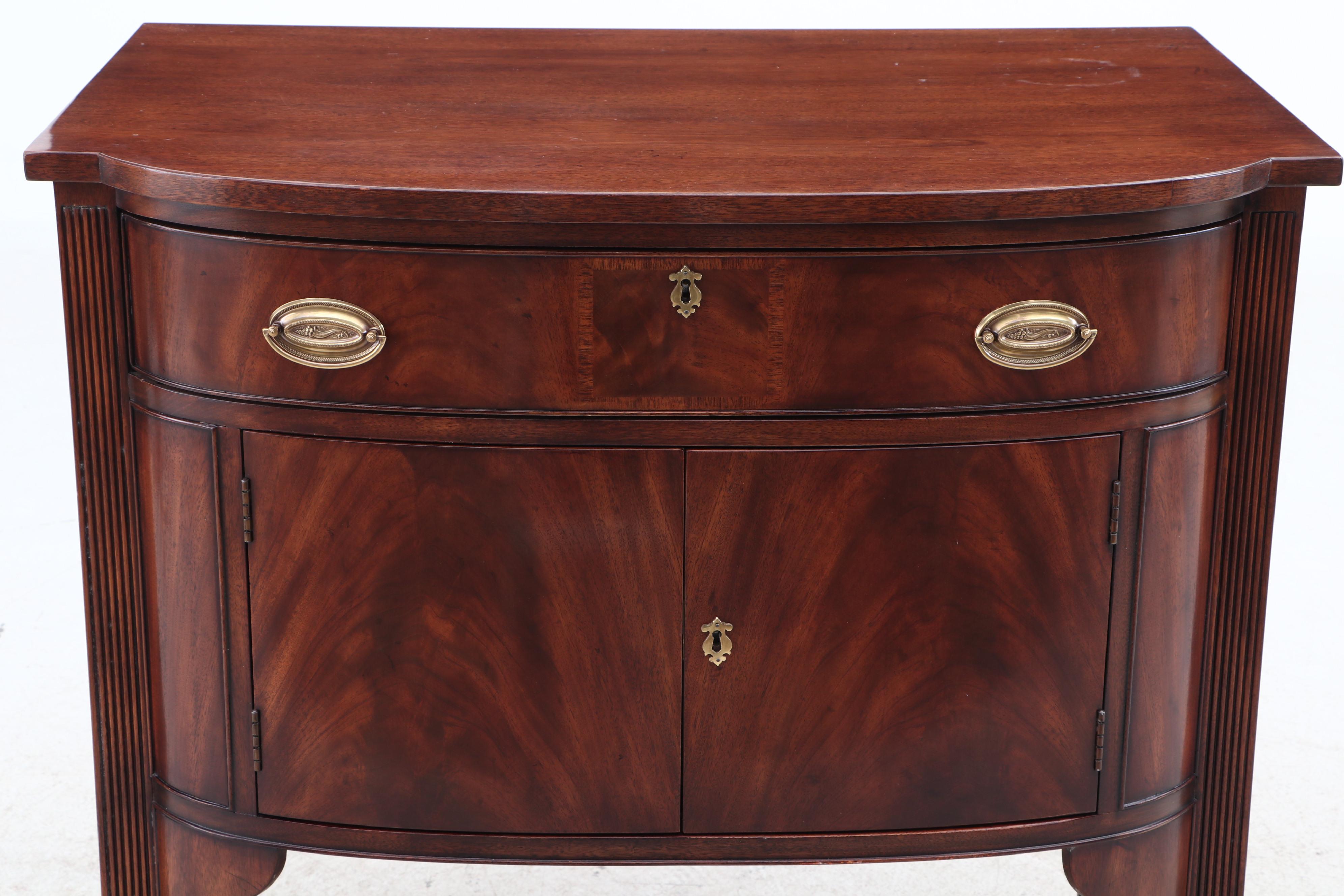 Henredon Federal Style Mahogany Silver Server, Mid to Late 20th Century