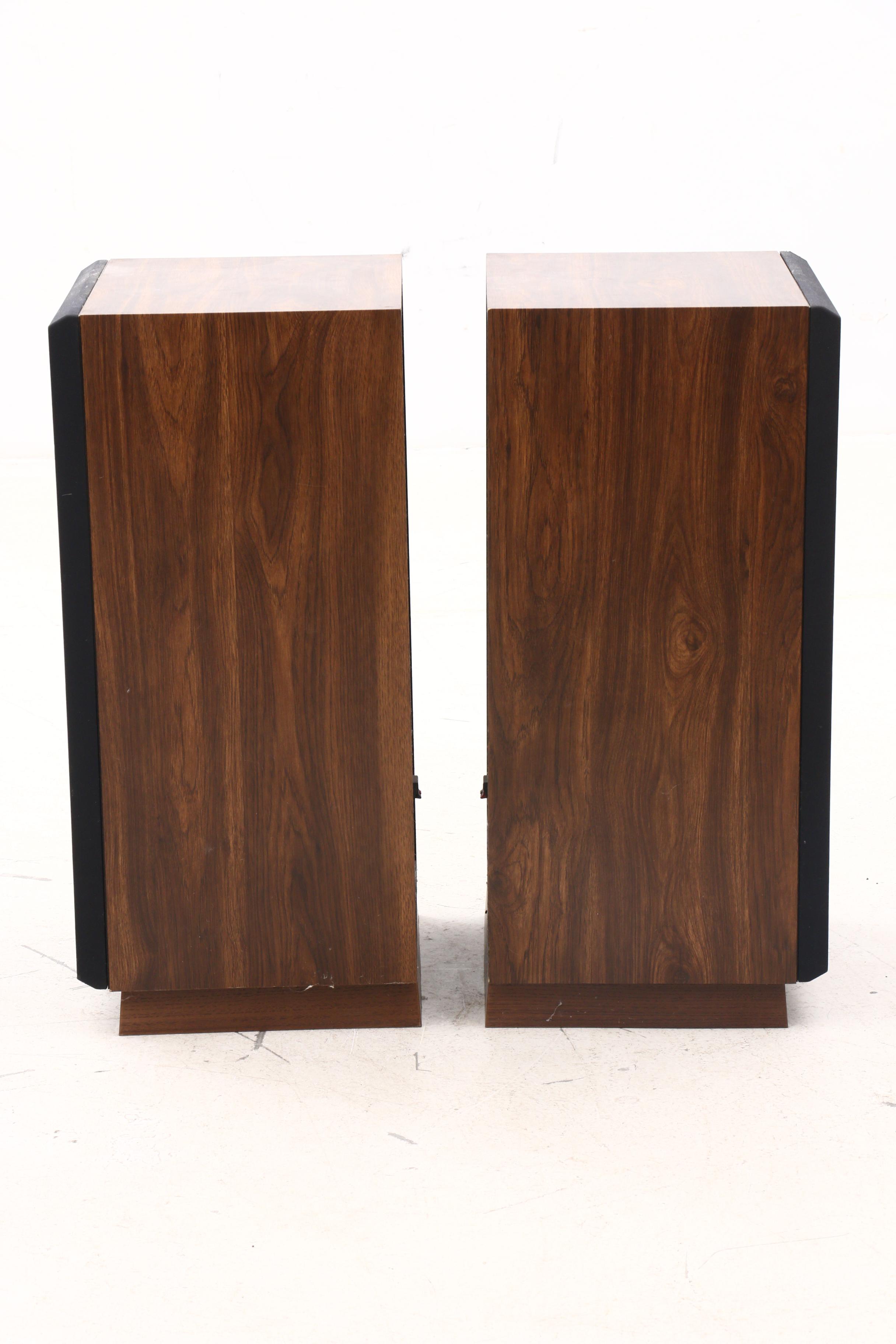 Fisher ST-830 Speakers