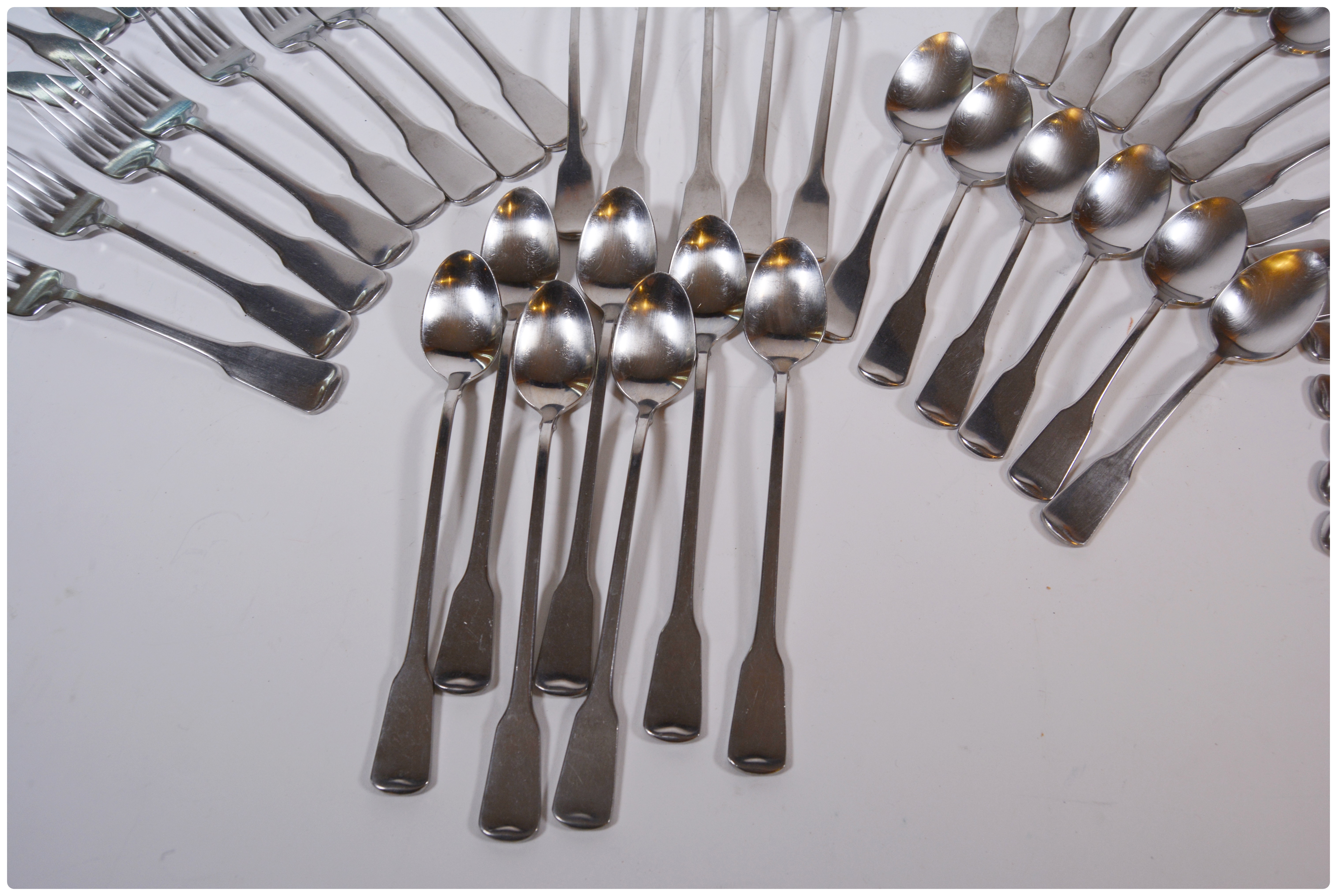 Oneida "Patrick Henry" Stainless Flatware Set