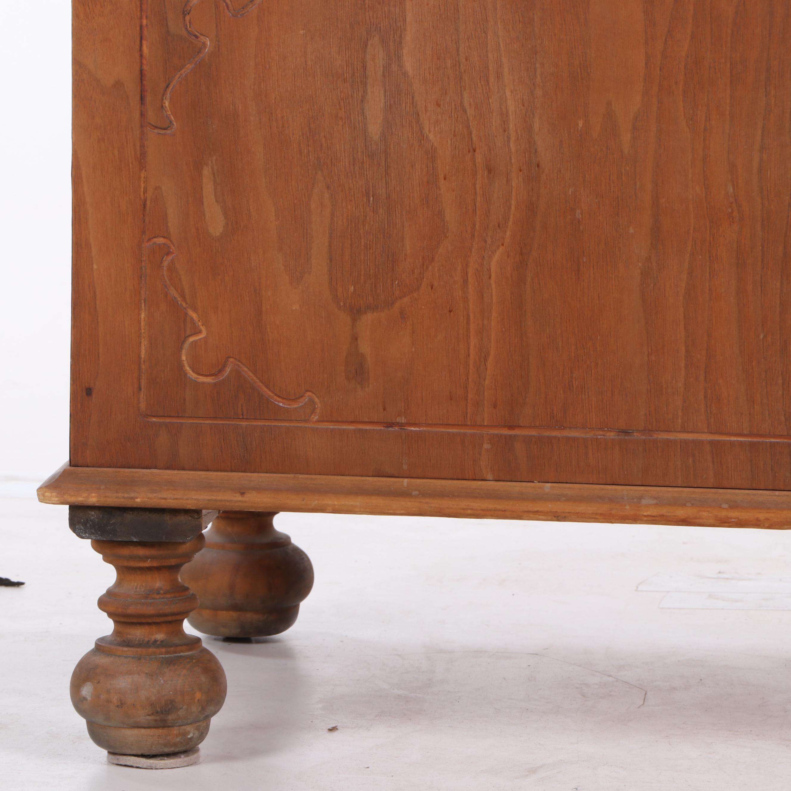 Tennessee Furniture "Cavalier" Cedar Chest, Early 20th Century