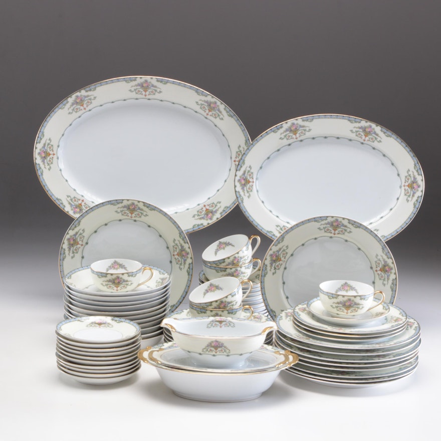 Noritake Porcelain "Favorita" Dinnerware, Mid to Late 20th Century