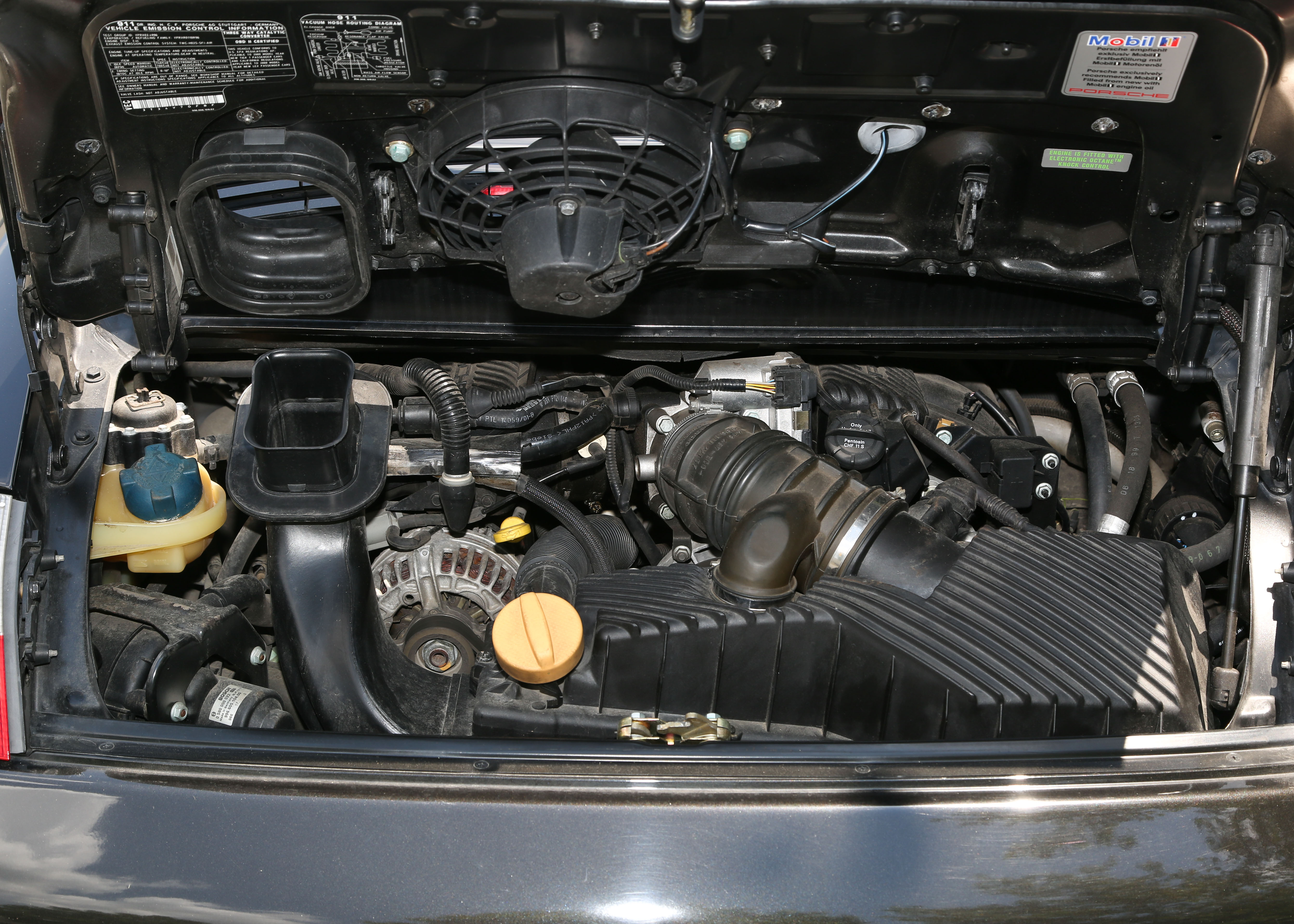 2000 Porsche 911 Carrera