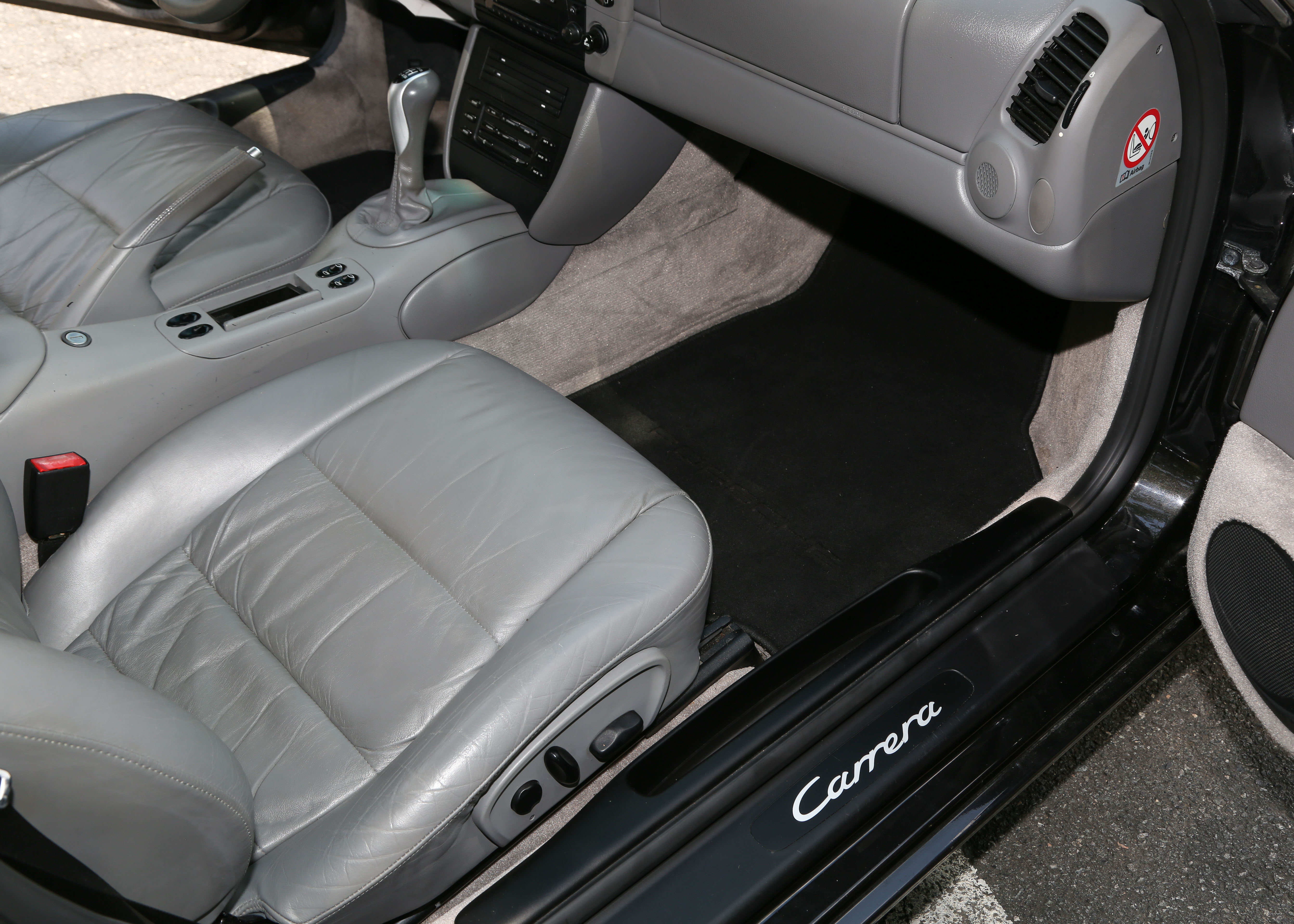 2000 Porsche 911 Carrera