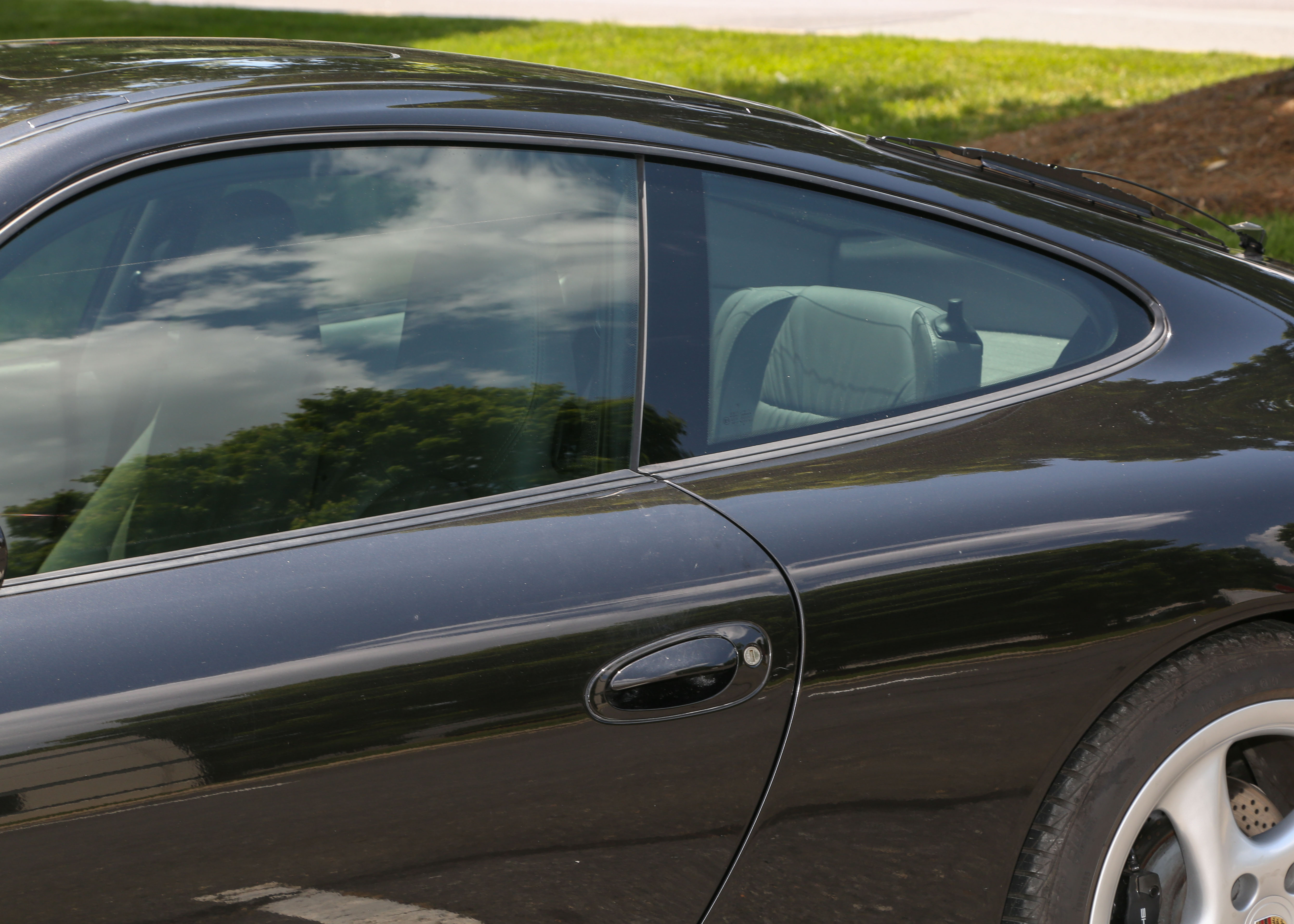 2000 Porsche 911 Carrera