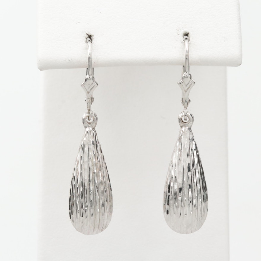 18K White Gold Dangle Earrings