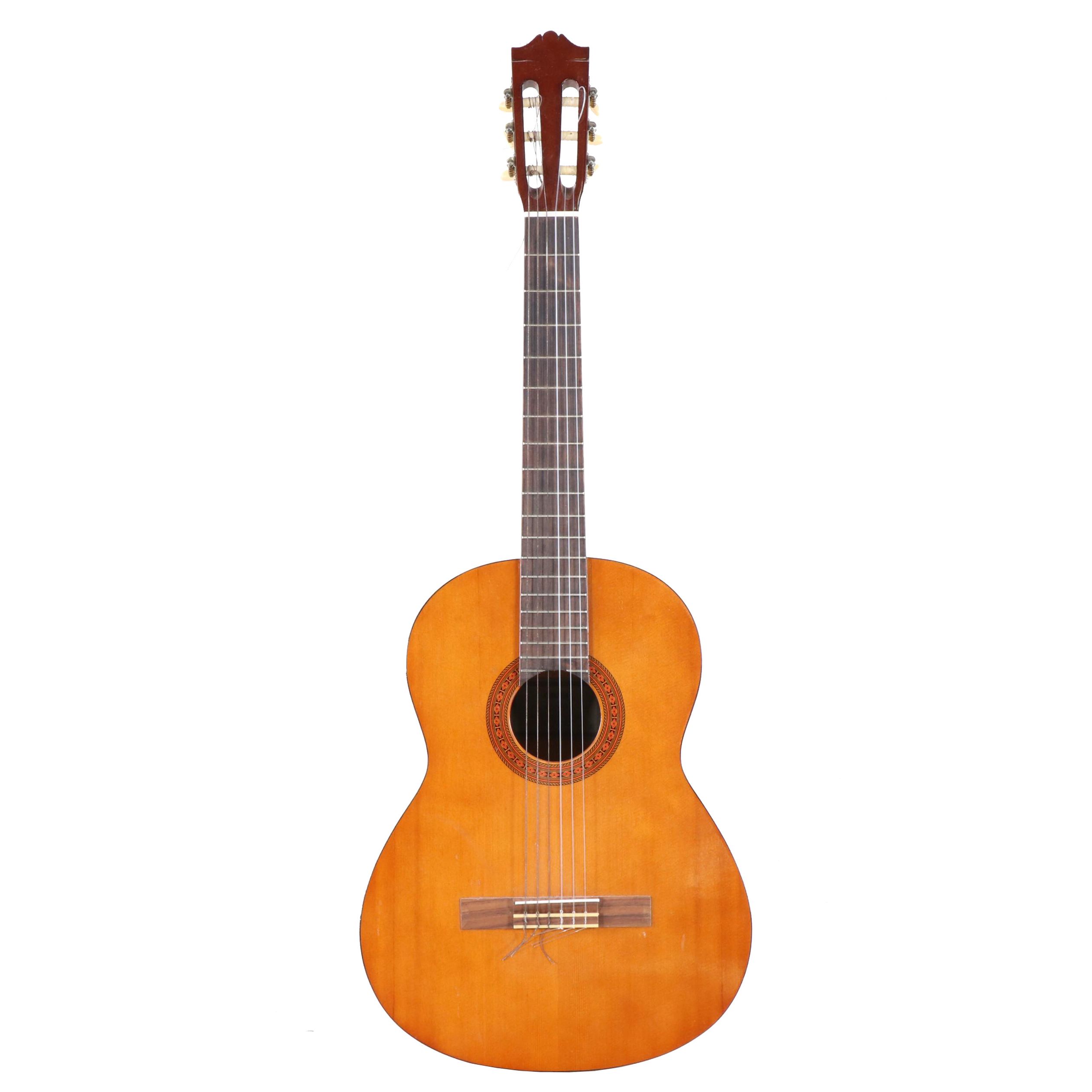 Yamaha C-40 Classical Acoustic Guitar in Natural Finish