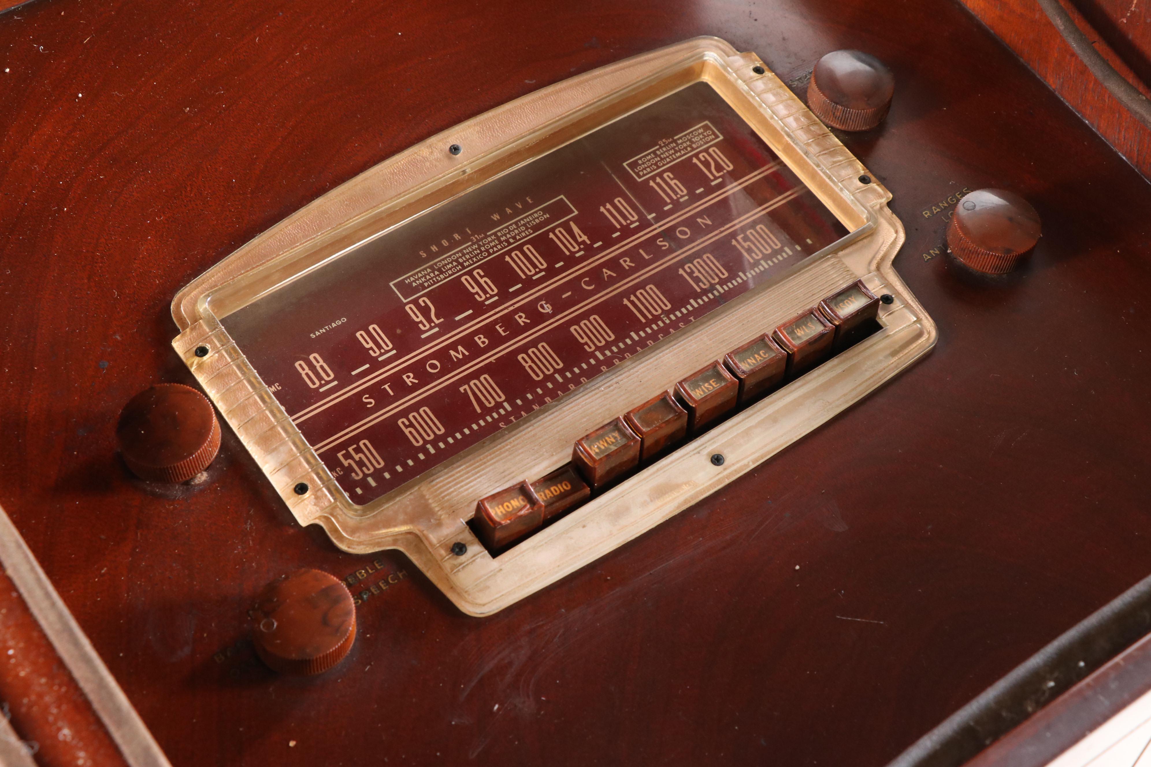 Stromberg Carlson Shortware Phonograph Radio Console, Early to Mid 20th Century