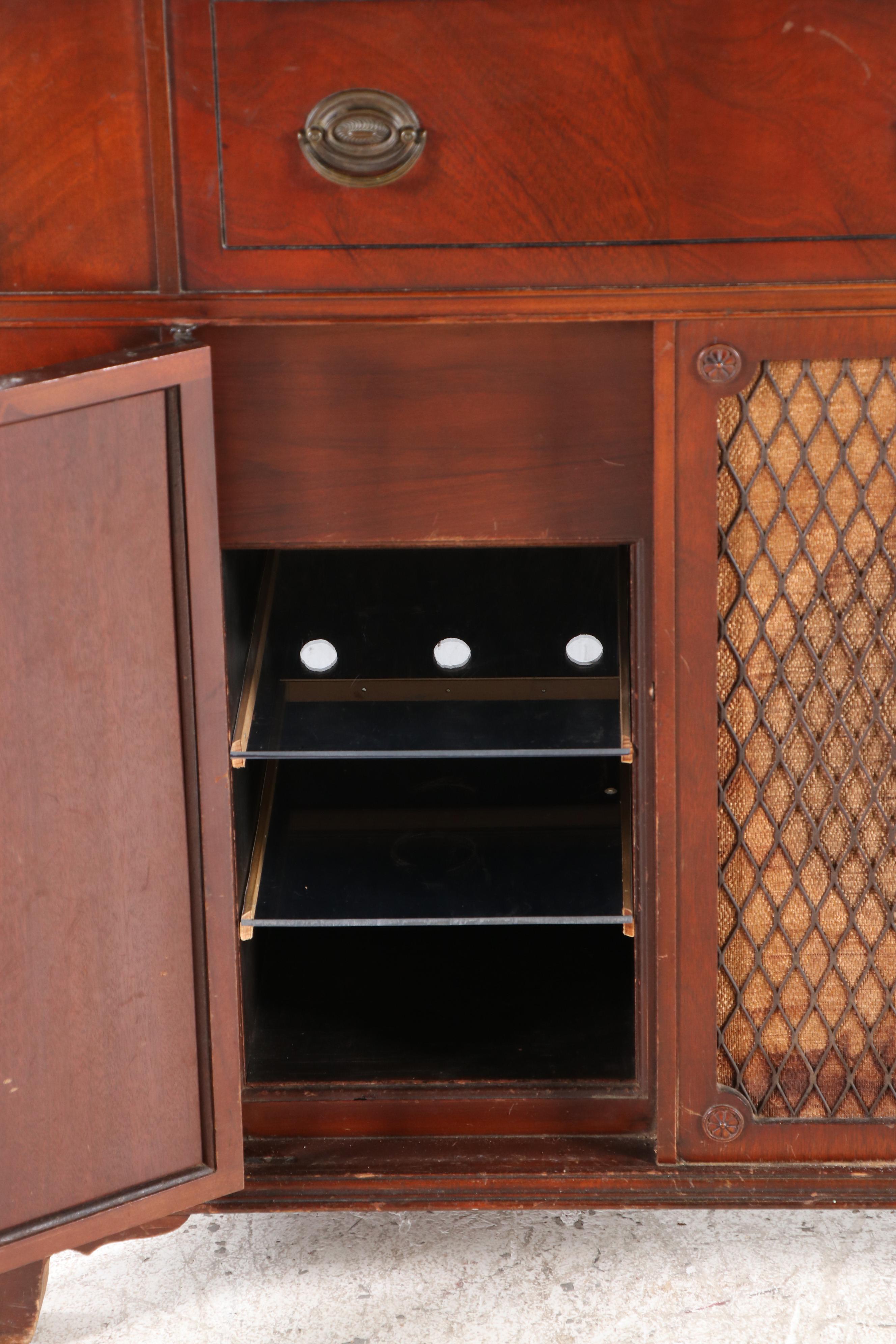 Stromberg Carlson Shortware Phonograph Radio Console, Early to Mid 20th Century