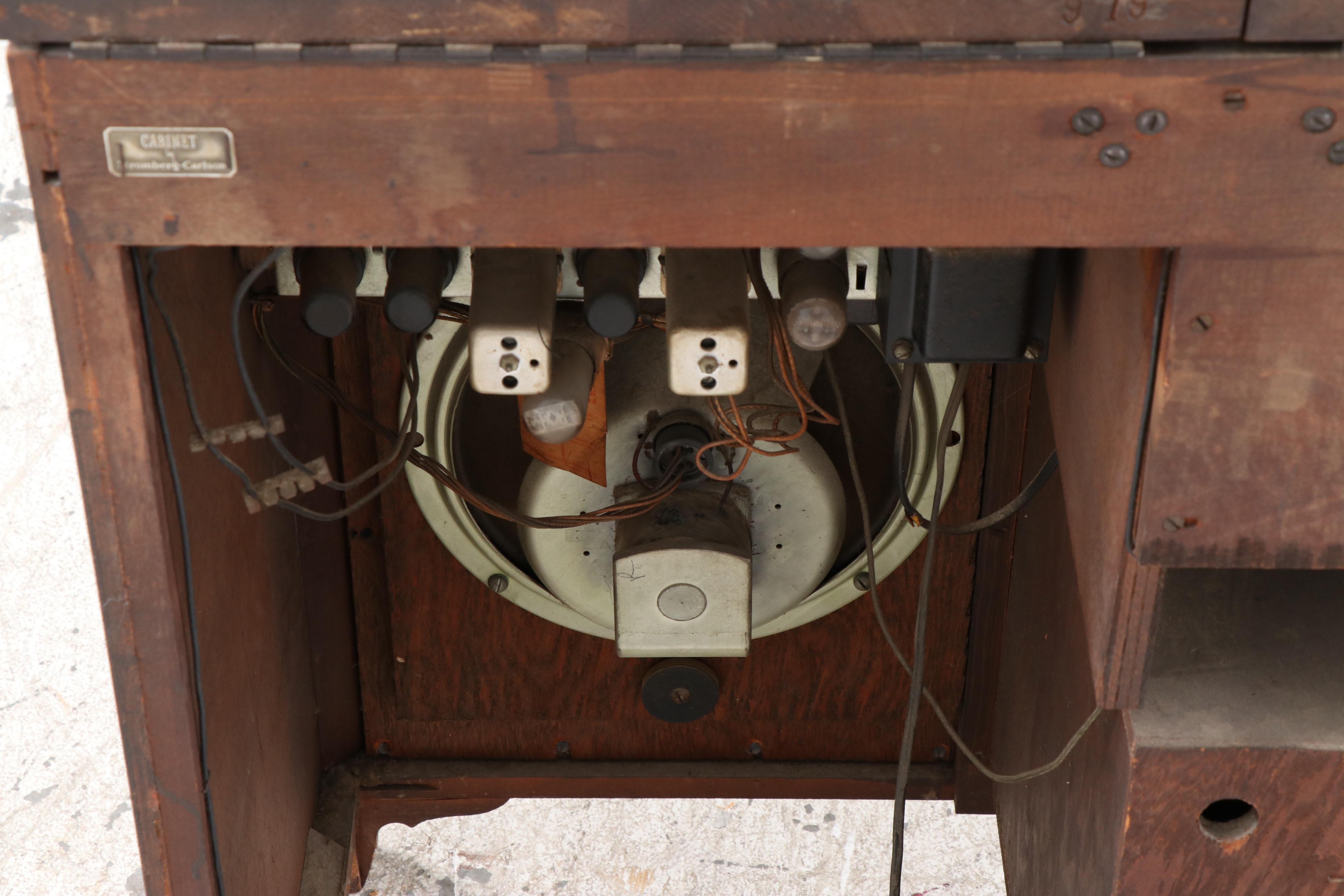 Stromberg Carlson Shortware Phonograph Radio Console, Early to Mid 20th Century