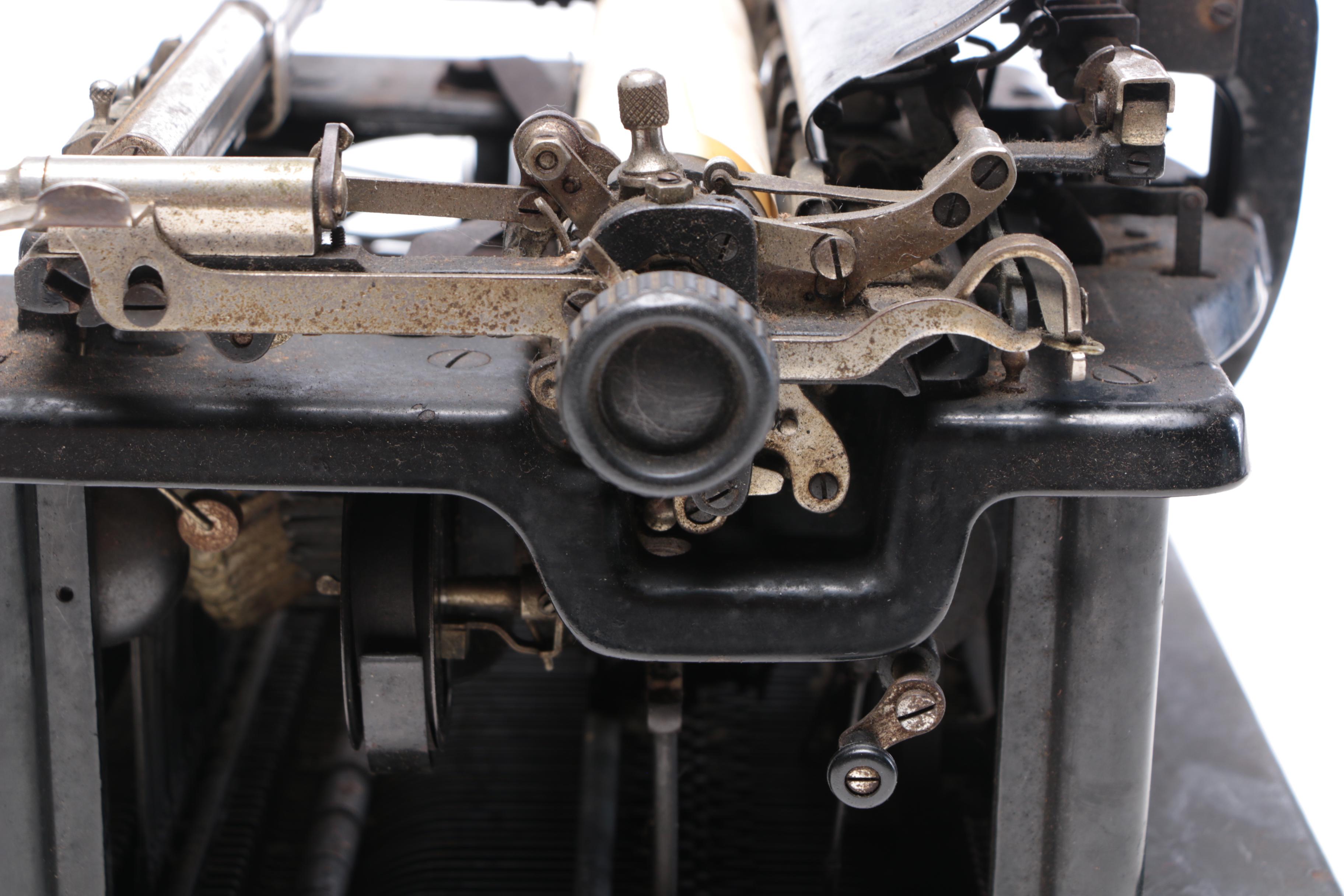 Remington Standard 10 Typewriter, Circa 1920s