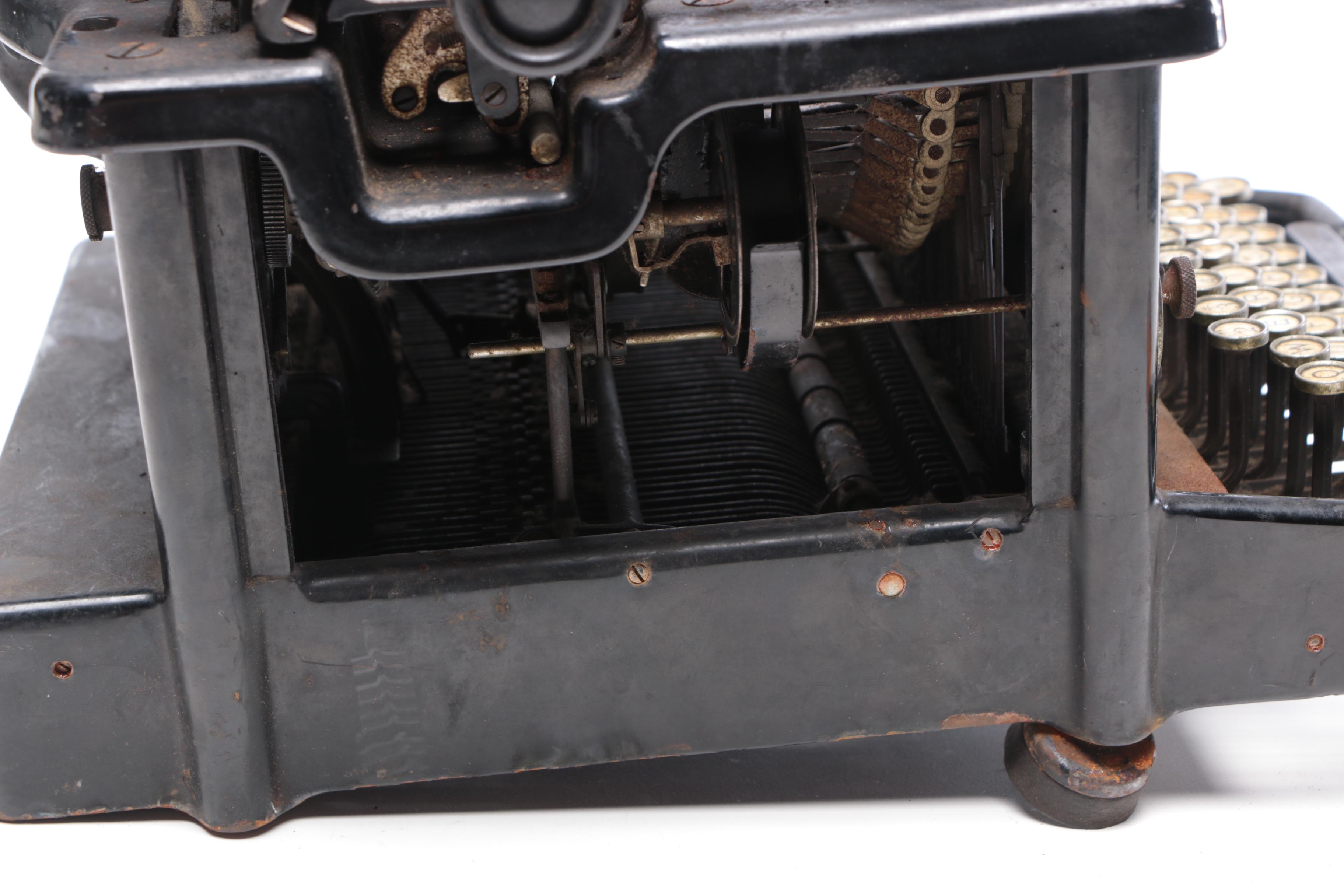 Remington Standard 10 Typewriter, Circa 1920s