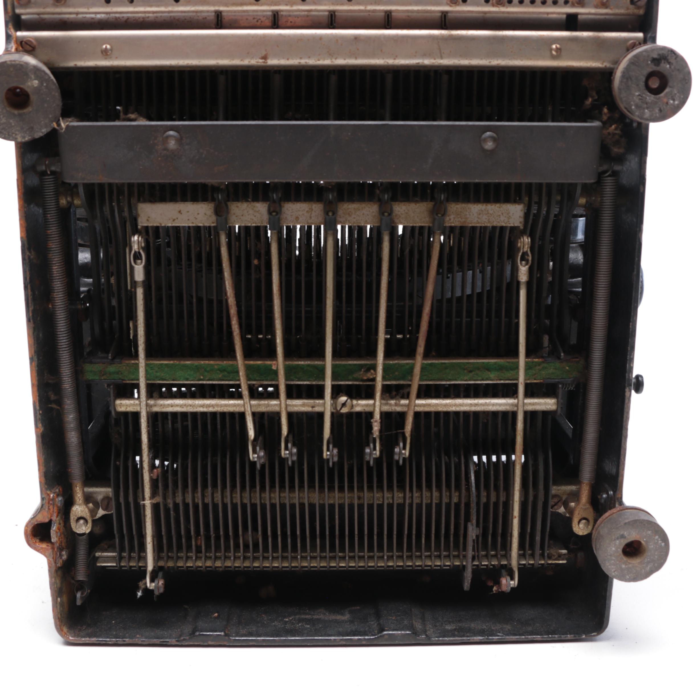 Remington Standard 10 Typewriter, Circa 1920s