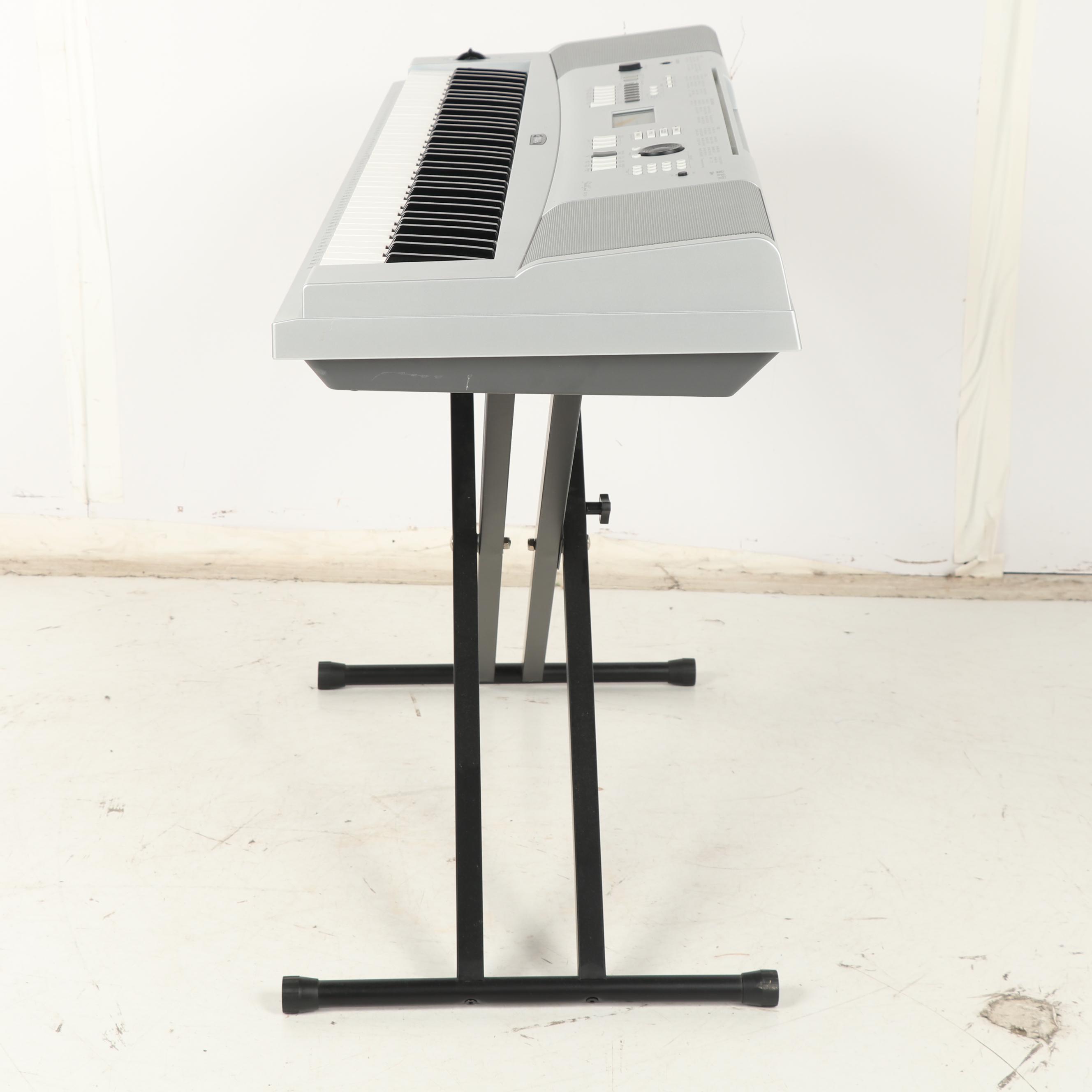 Yamaha Portable Grand DGX-220 Electric Keyboard