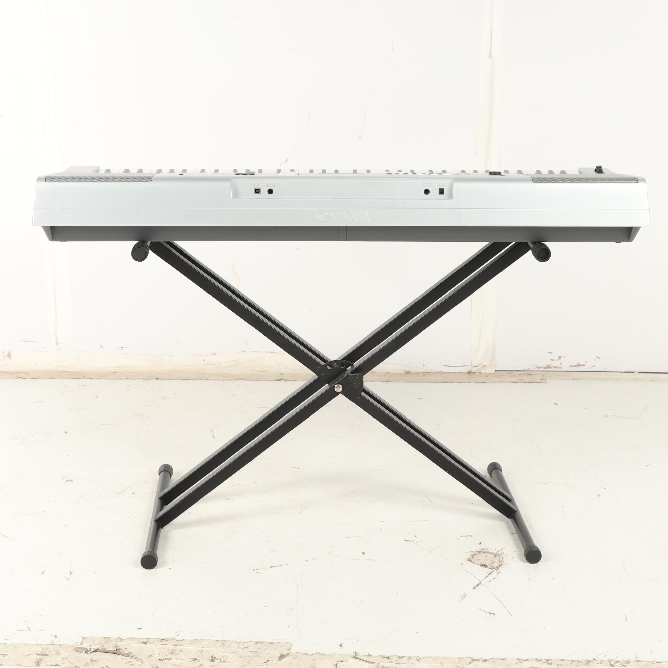 Yamaha Portable Grand DGX-220 Electric Keyboard