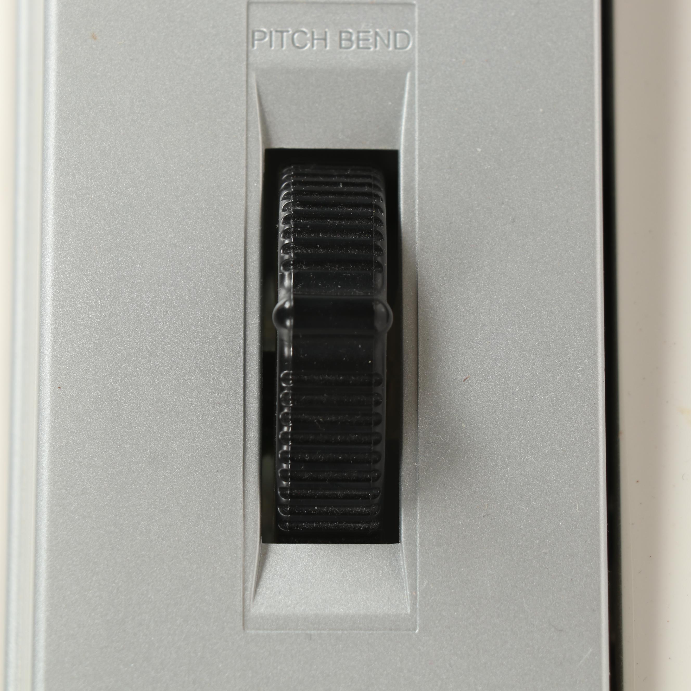 Yamaha Portable Grand DGX-220 Electric Keyboard