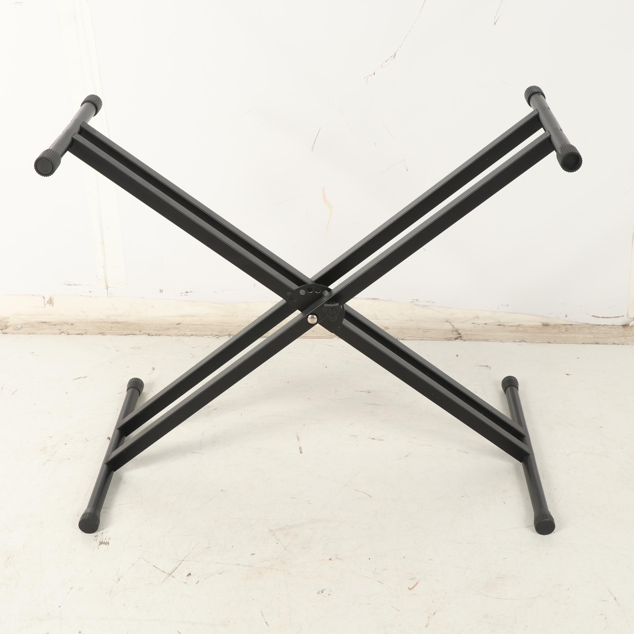 Yamaha Portable Grand DGX-220 Electric Keyboard