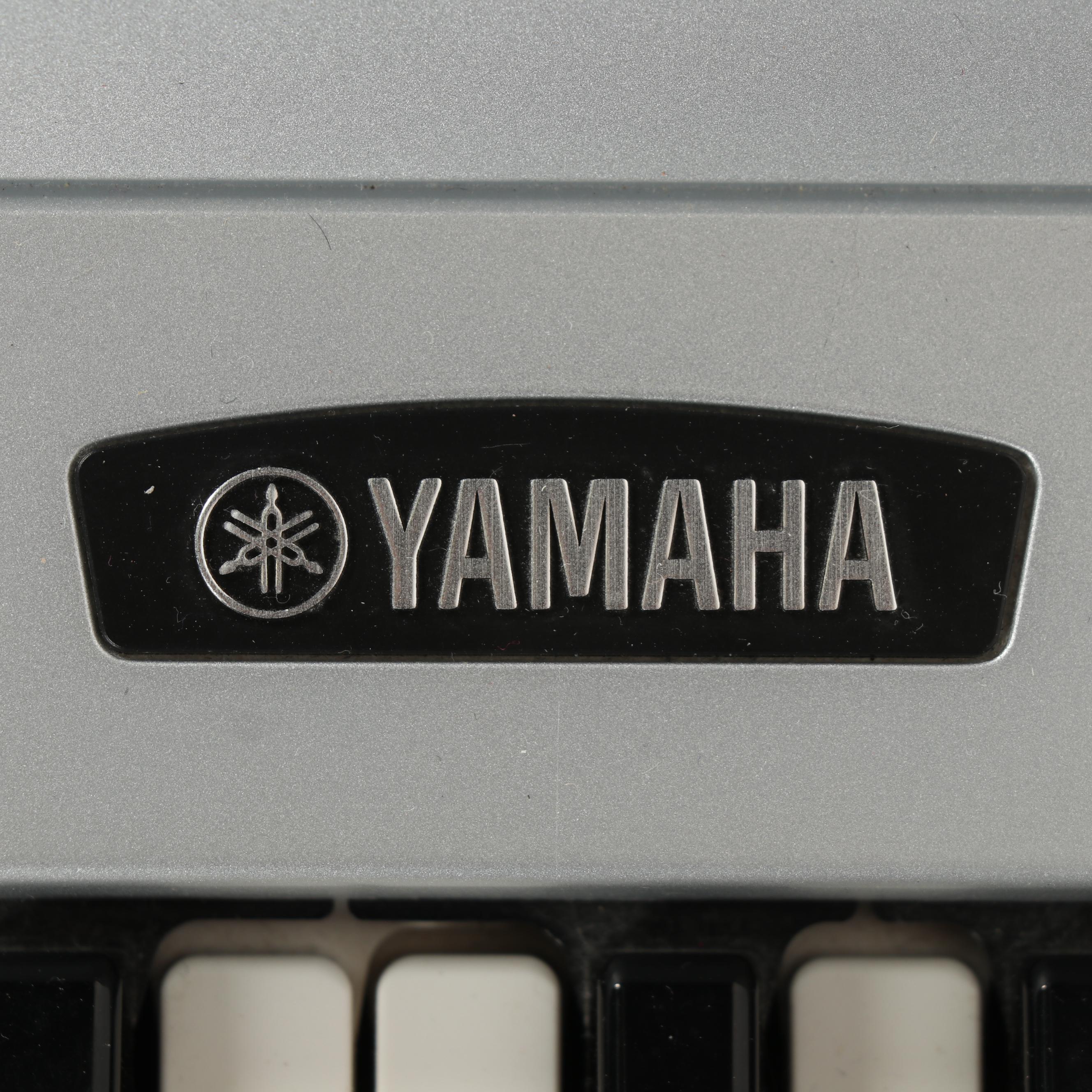 Yamaha Portable Grand DGX-220 Electric Keyboard