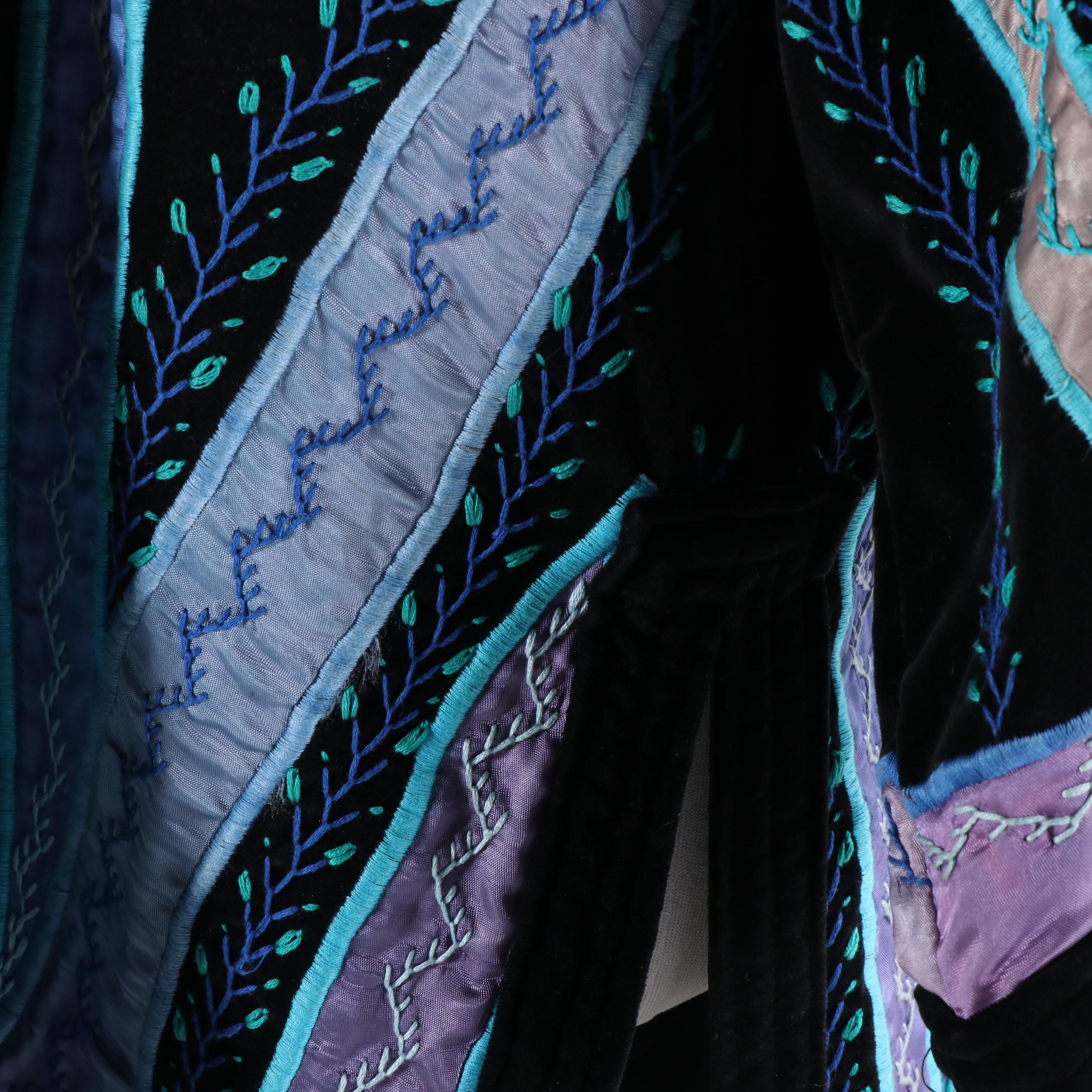 La Coleccion Judith Roberts Embroidered Coat